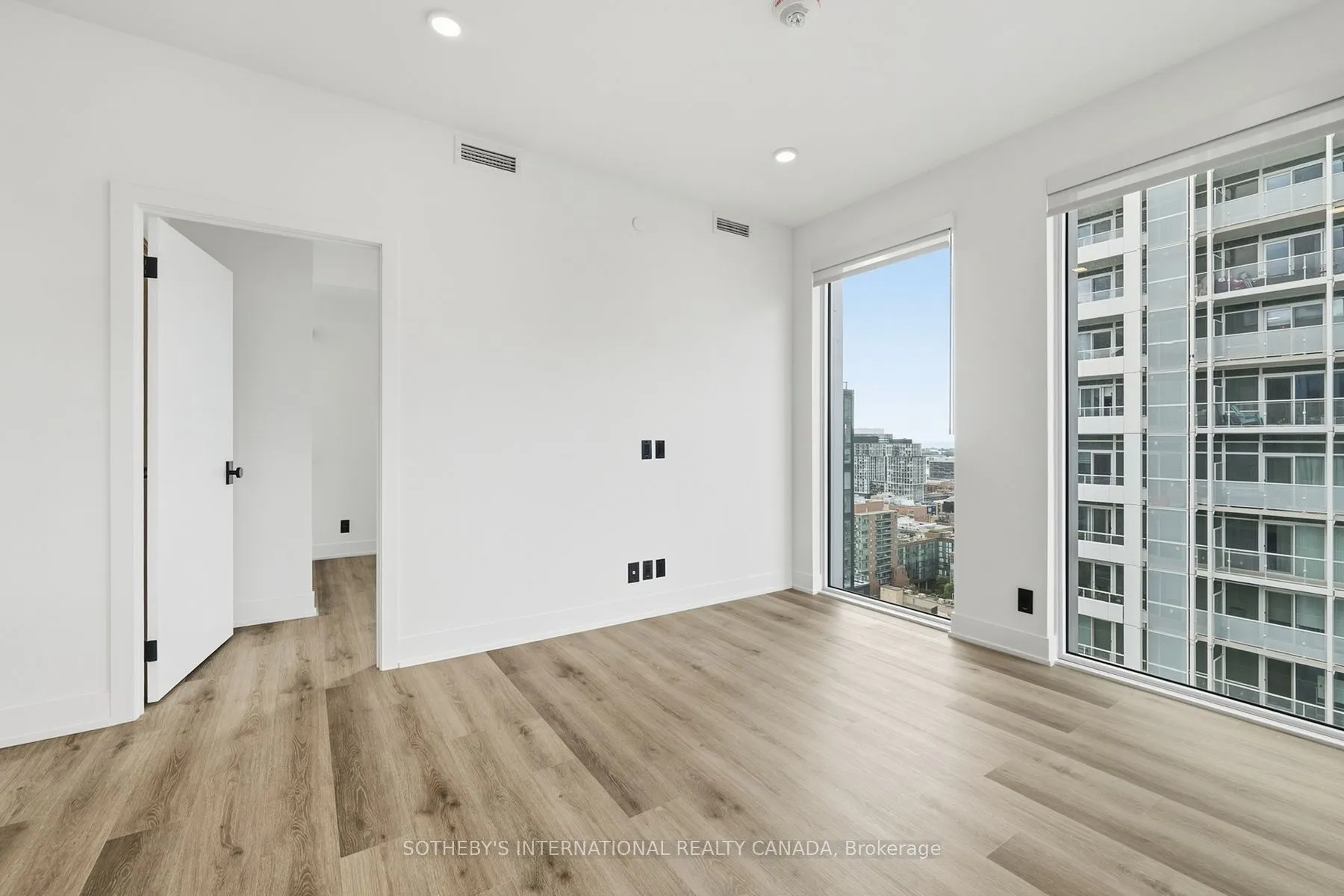 30 Mutual Street #E2909