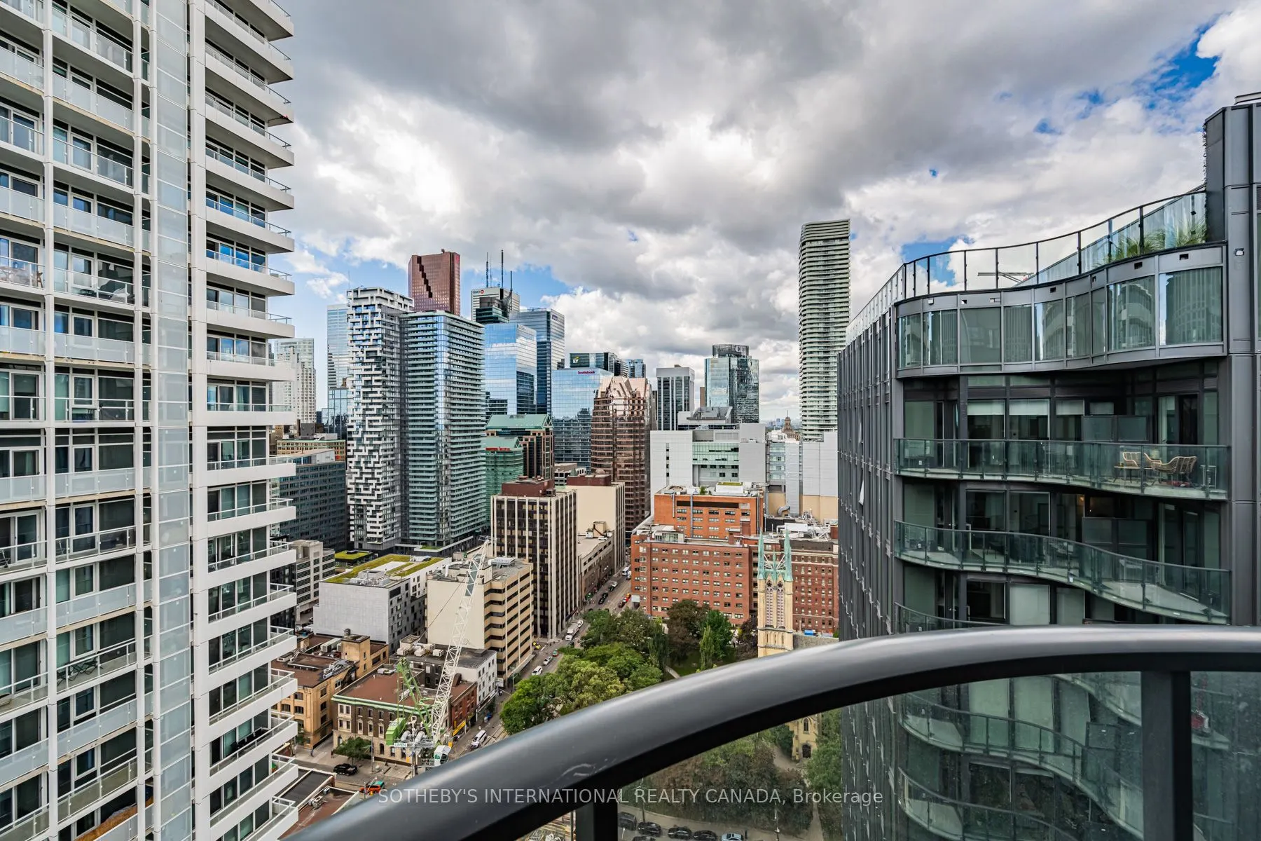 30 Mutual Street #E2909