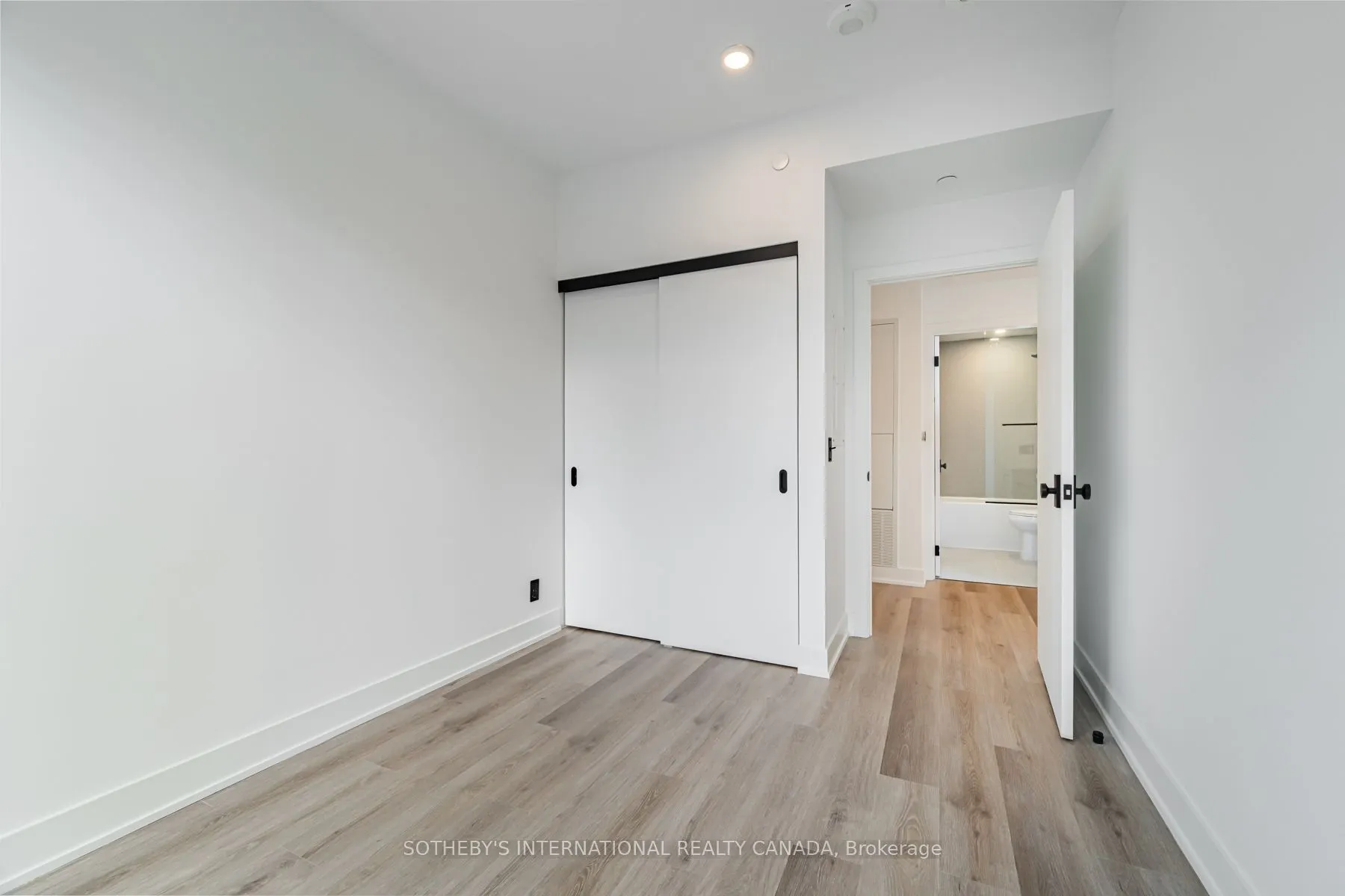 30 Mutual Street #E2909