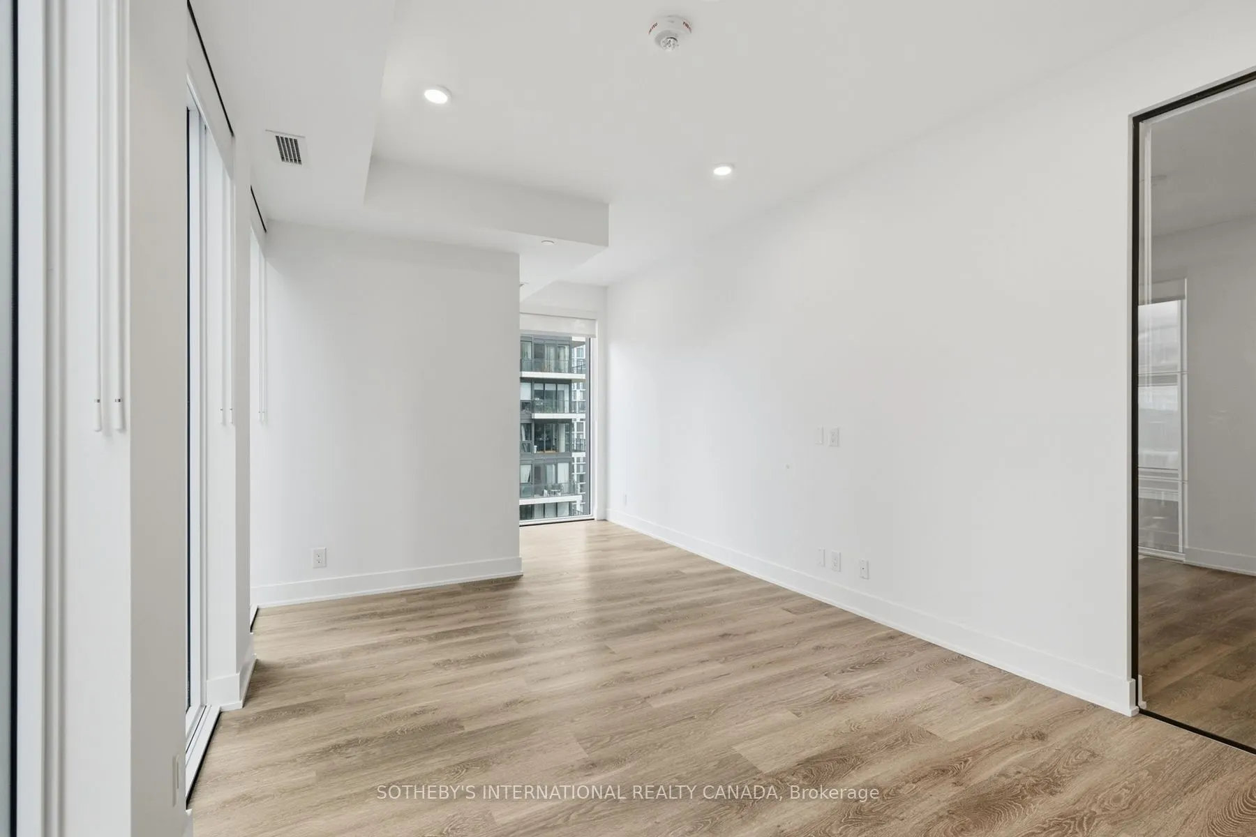 30 Mutual Street #E2501