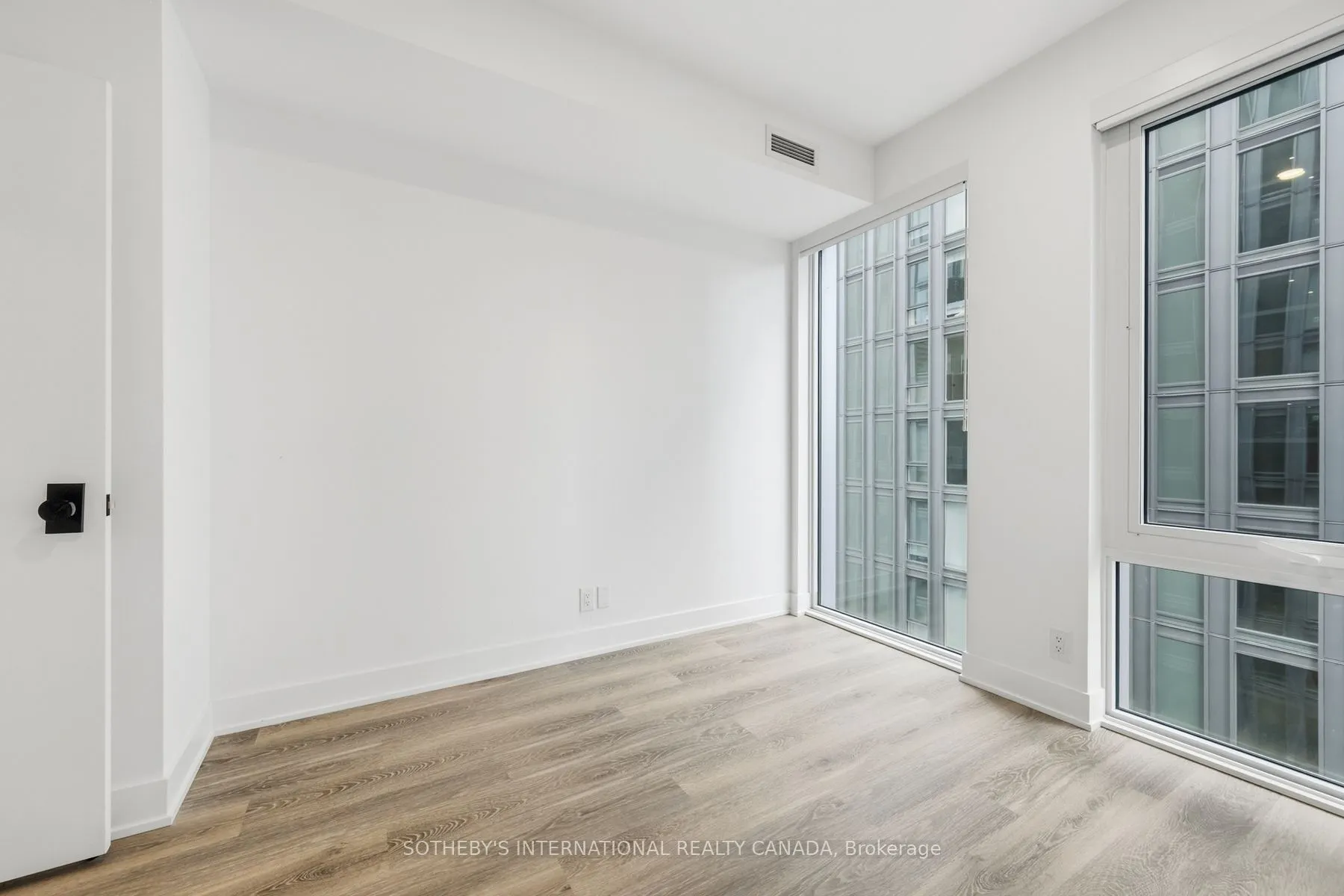 30 Mutual Street #E2501