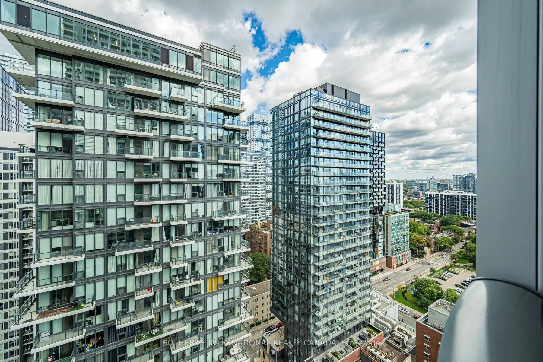 30 Mutual Street #E2501