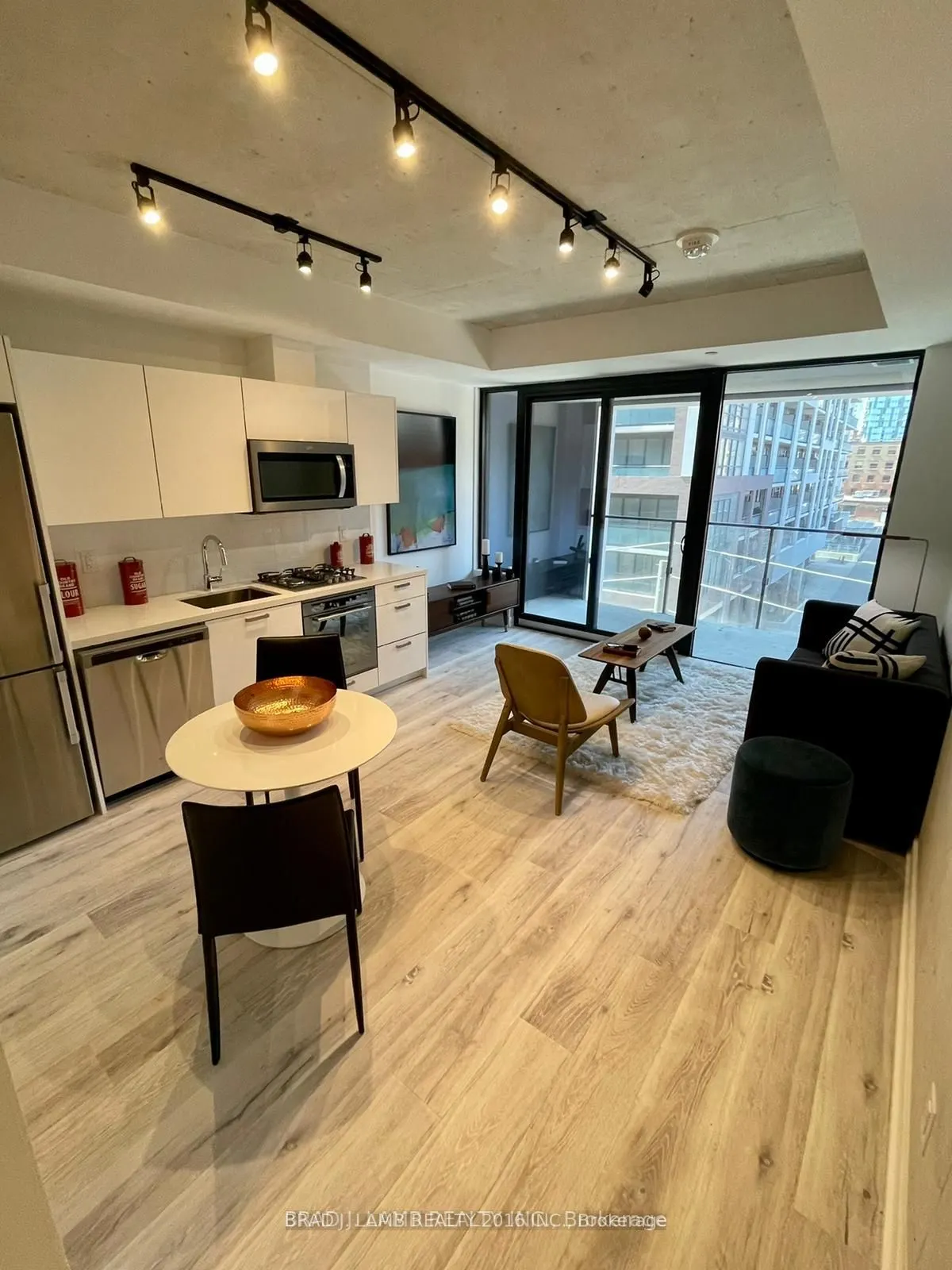 55 Ontario Street #411