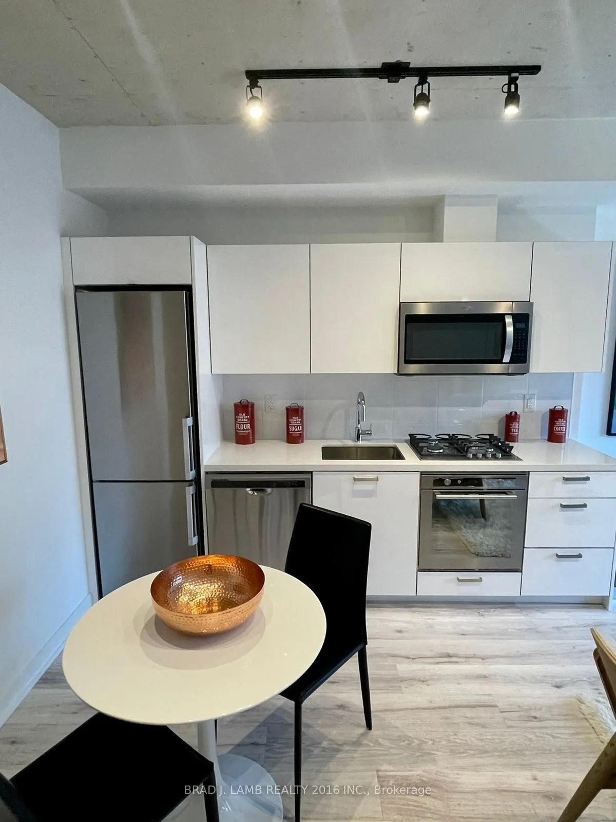 55 Ontario Street #411