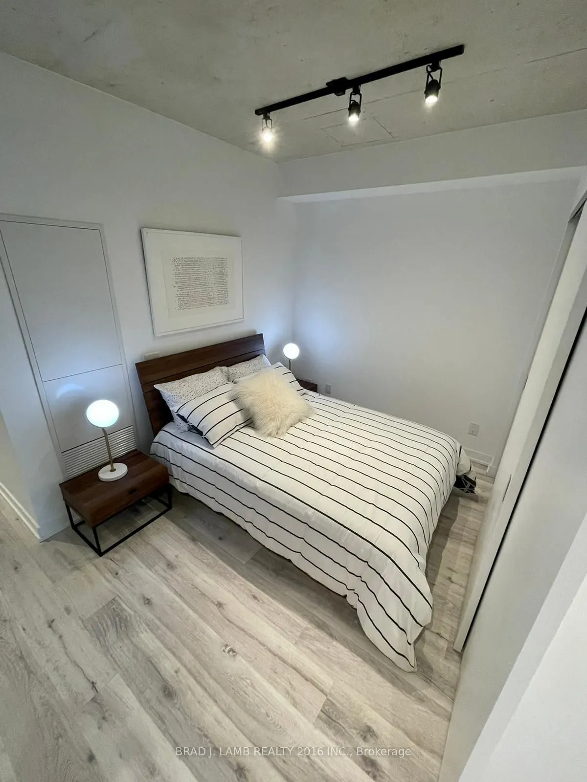 55 Ontario Street #411
