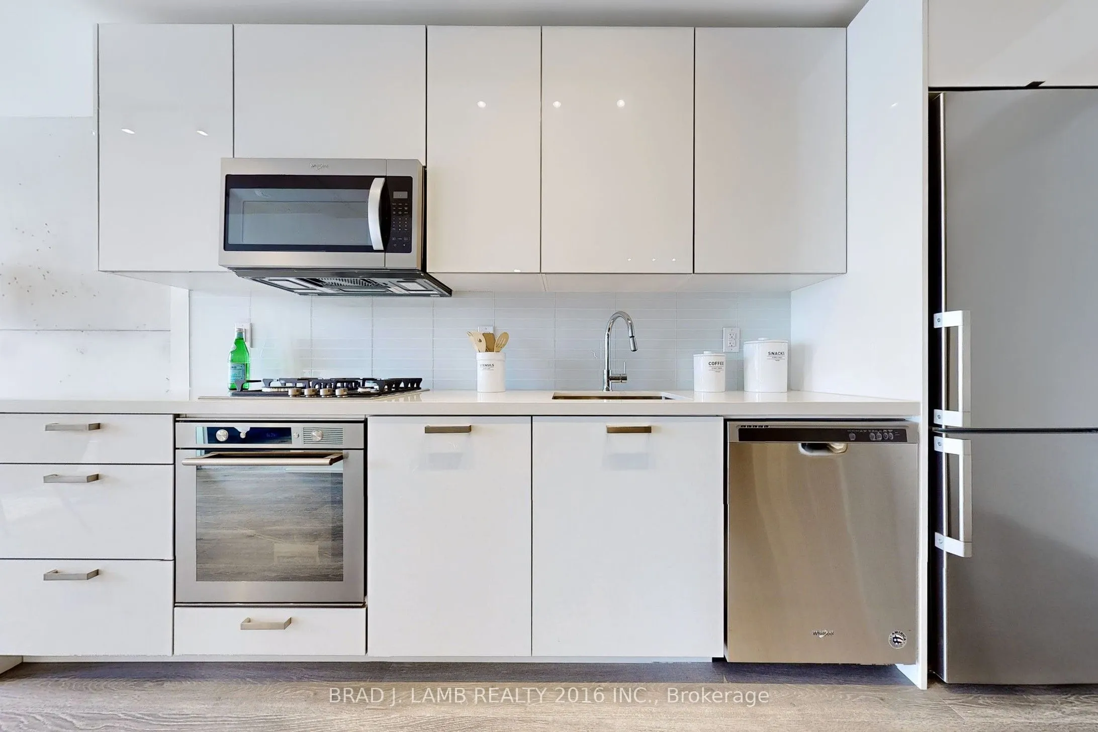 55 Ontario Street #305