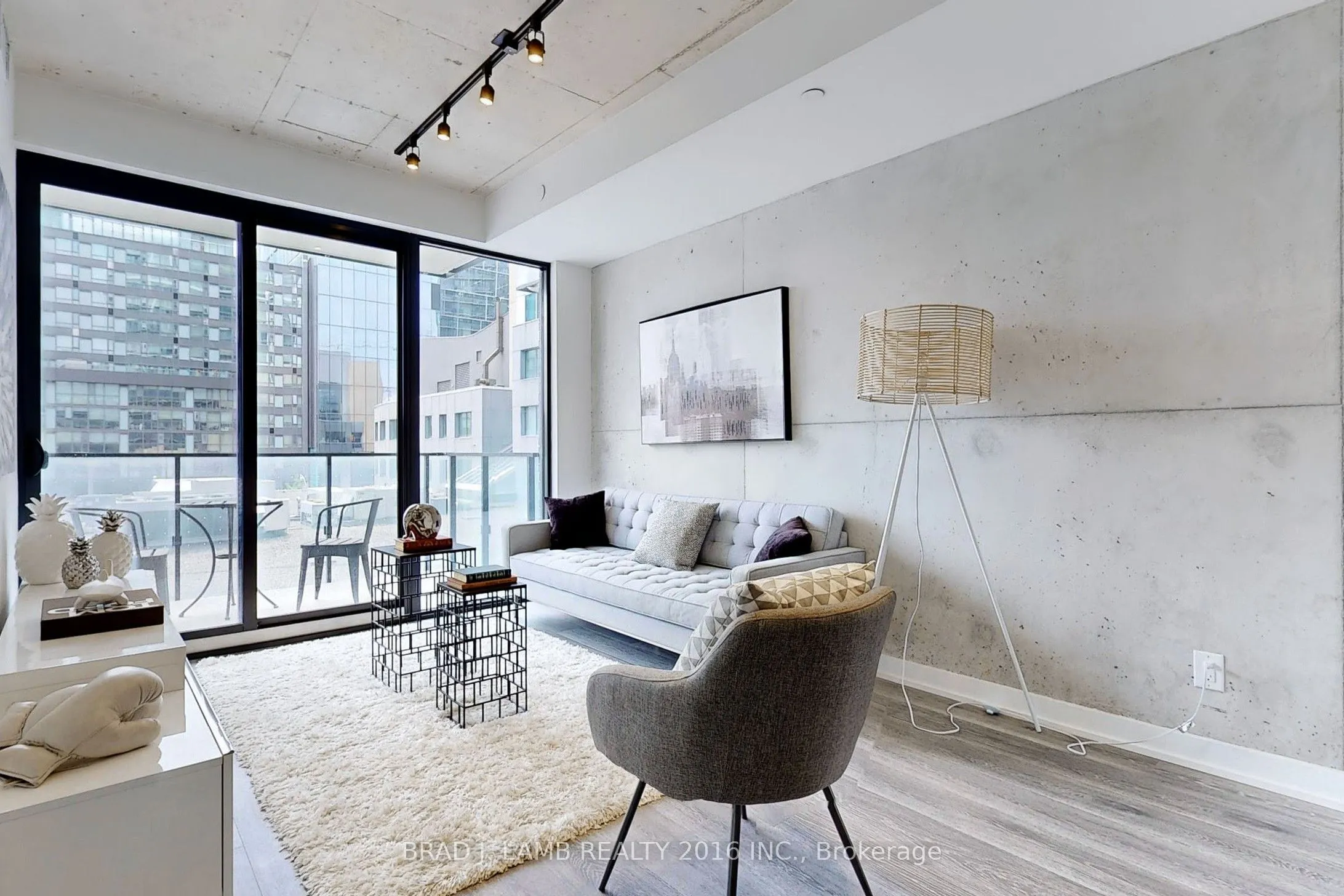55 Ontario Street #305