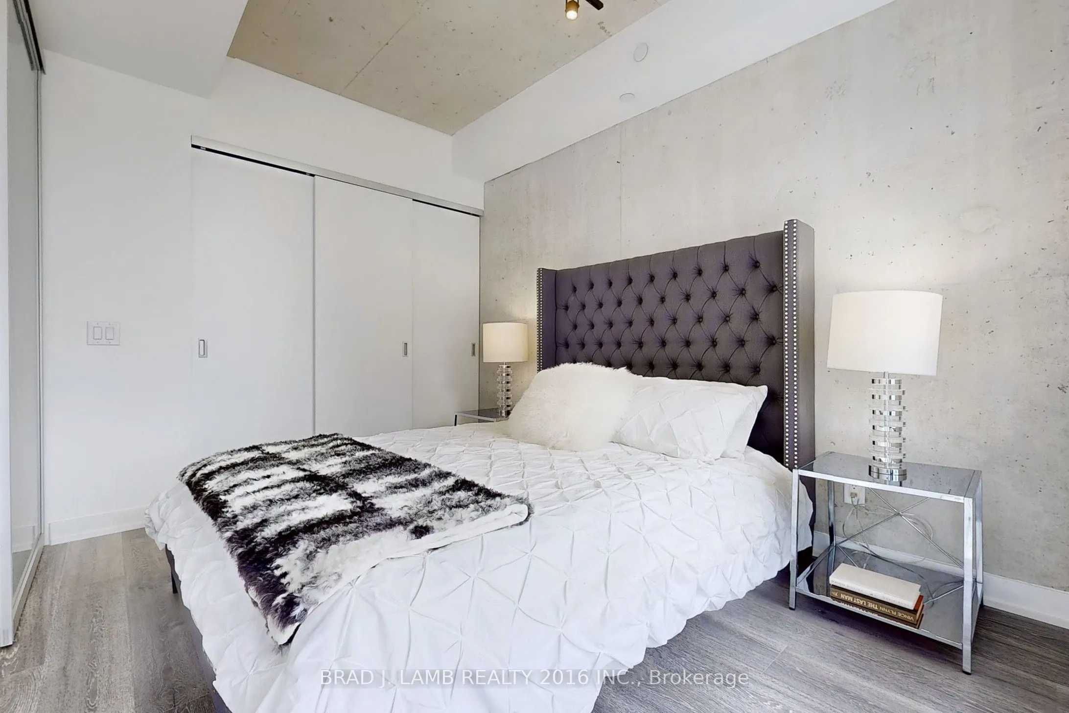 55 Ontario Street #305