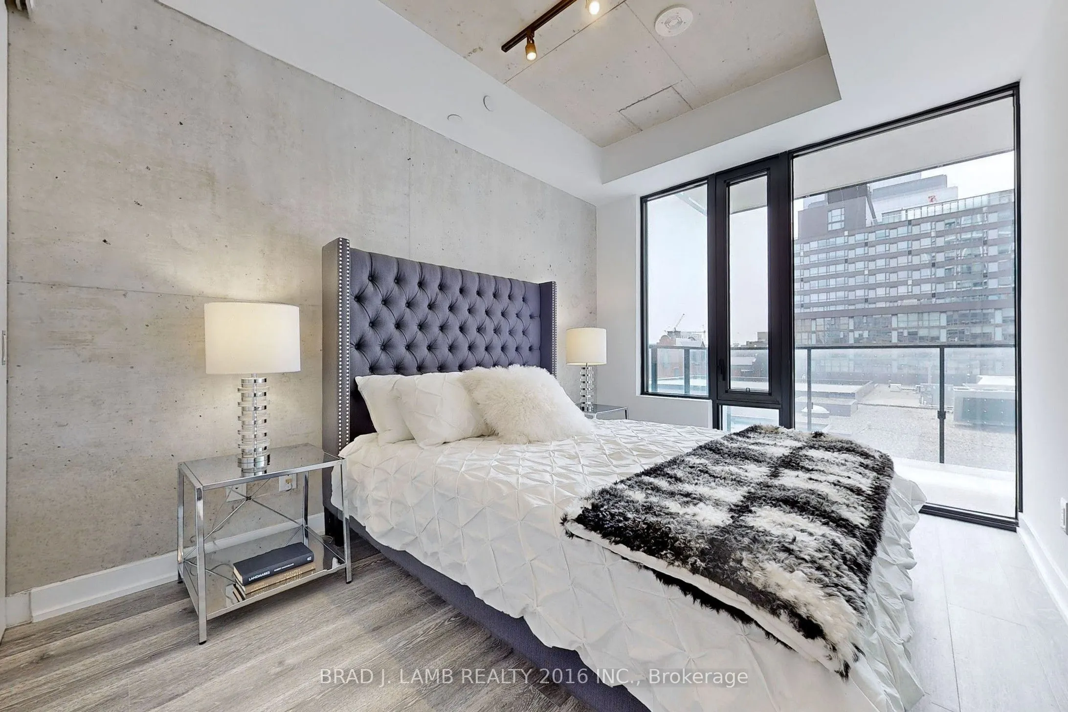 55 Ontario Street #305