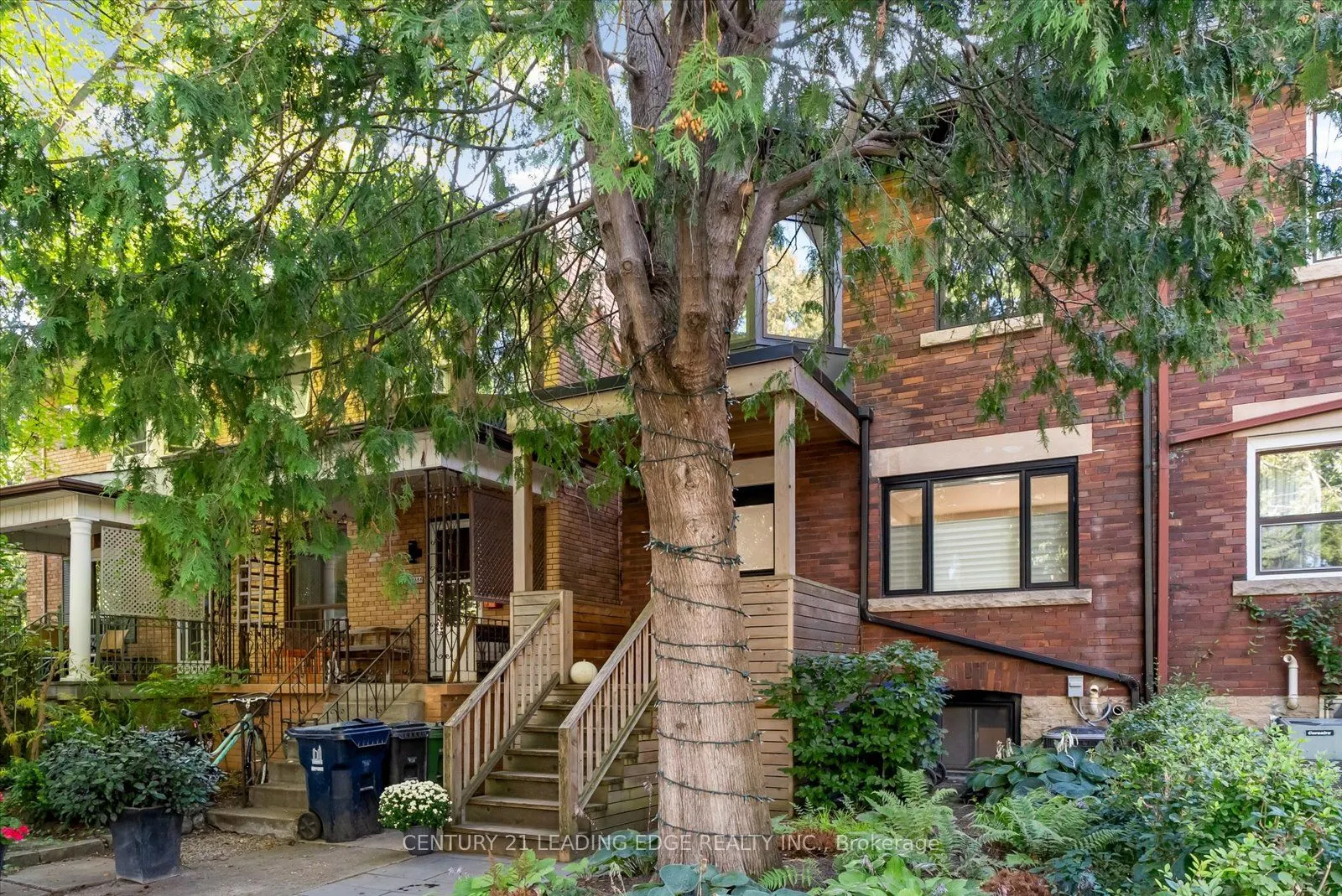 888 Manning Avenue