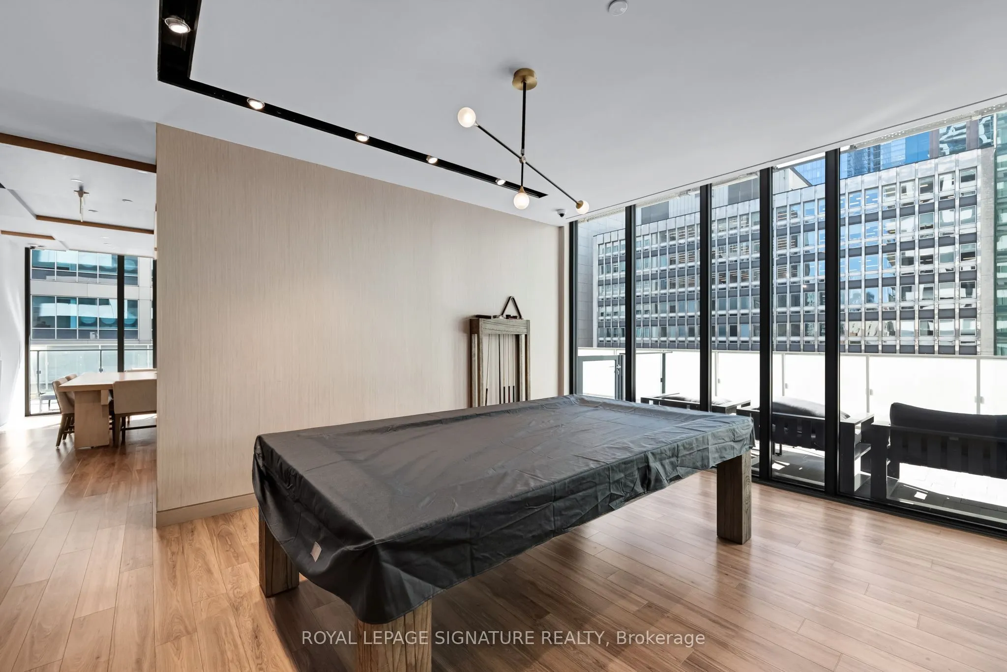 25 Richmond Street E #1212