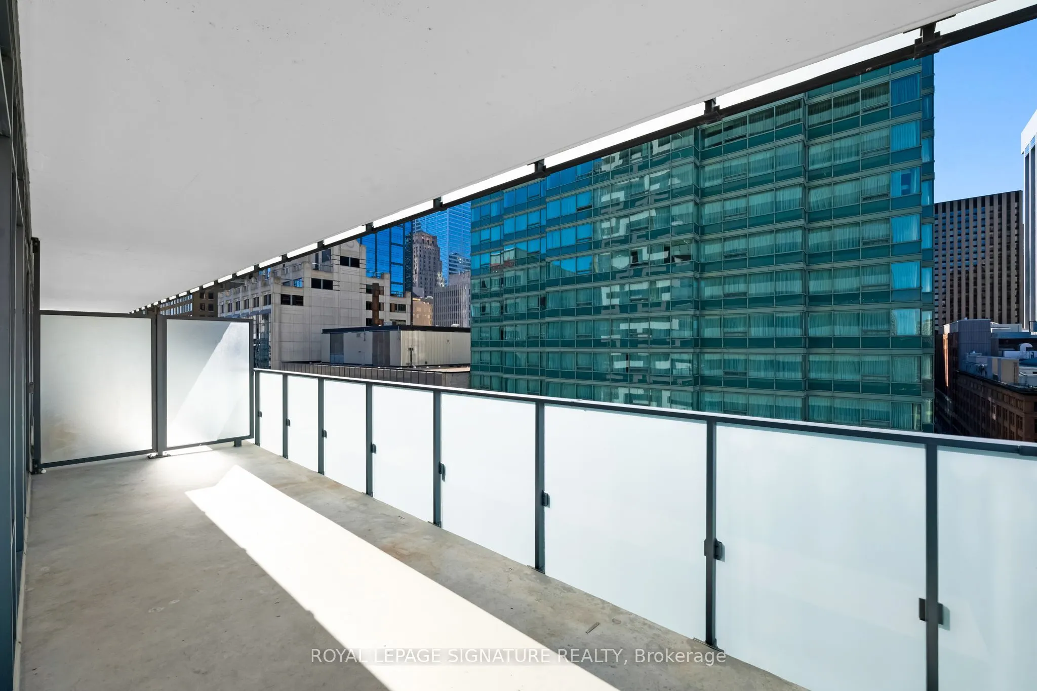 25 Richmond Street E #1212