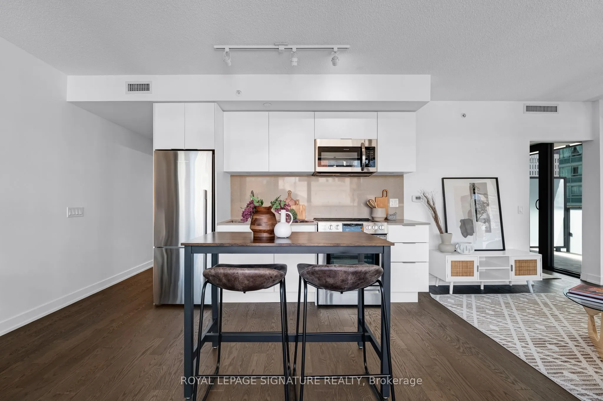 25 Richmond Street E #1212