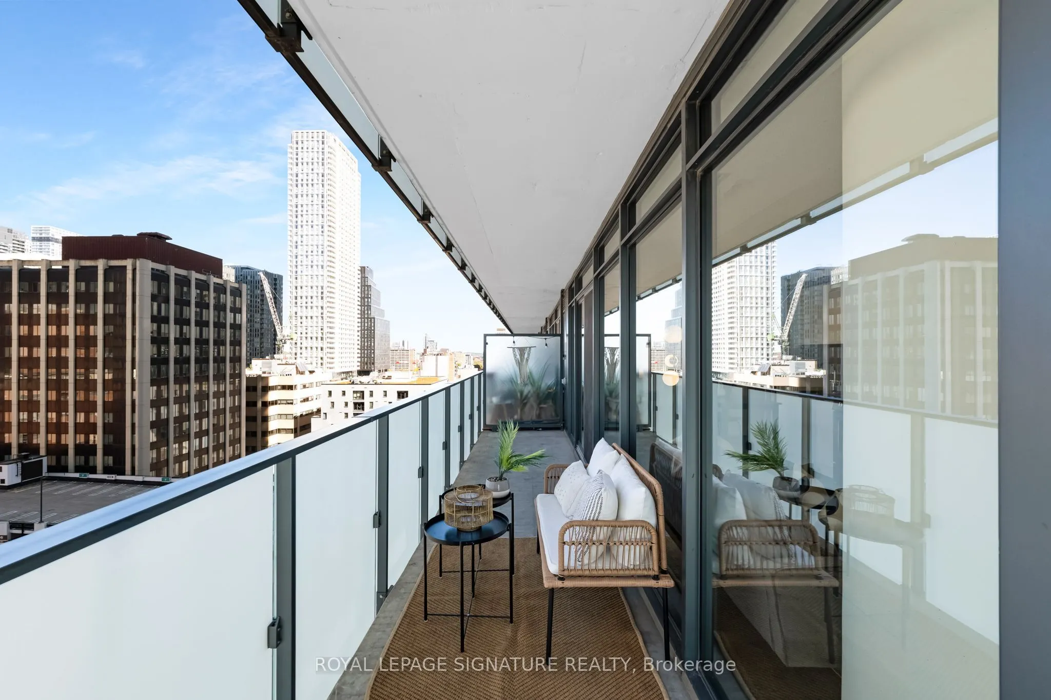 25 Richmond Street E #1212