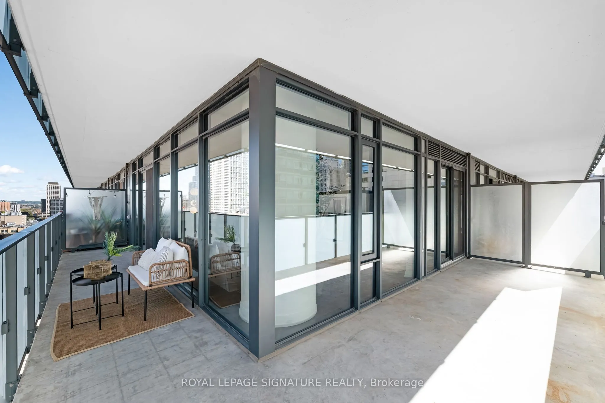 25 Richmond Street E #1212