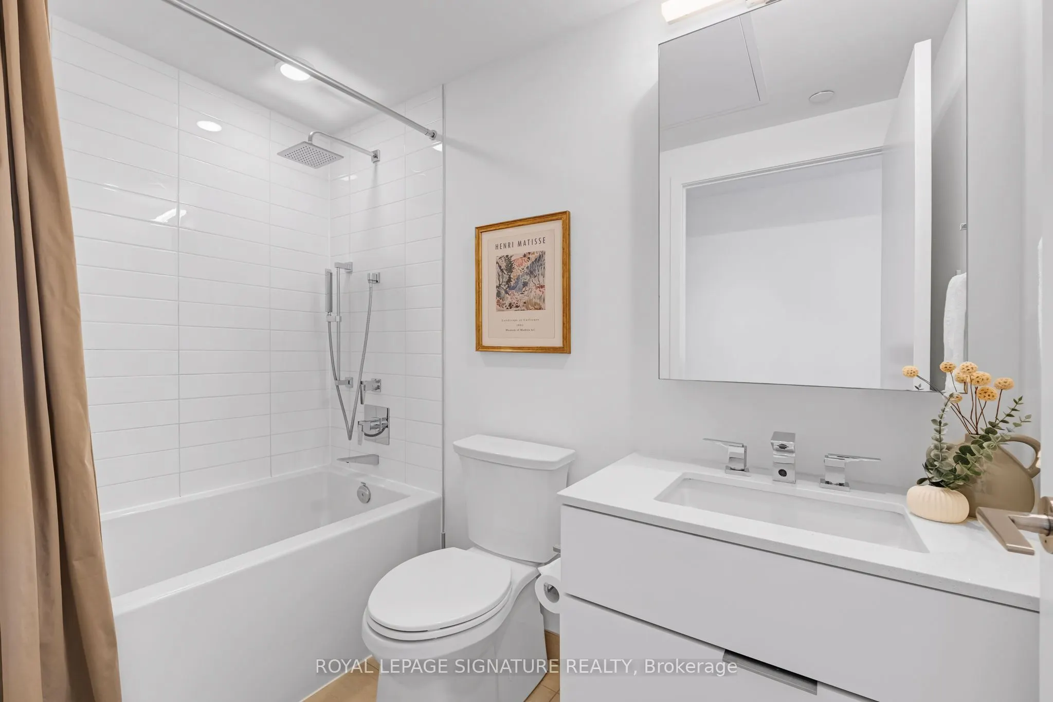 25 Richmond Street E #1212