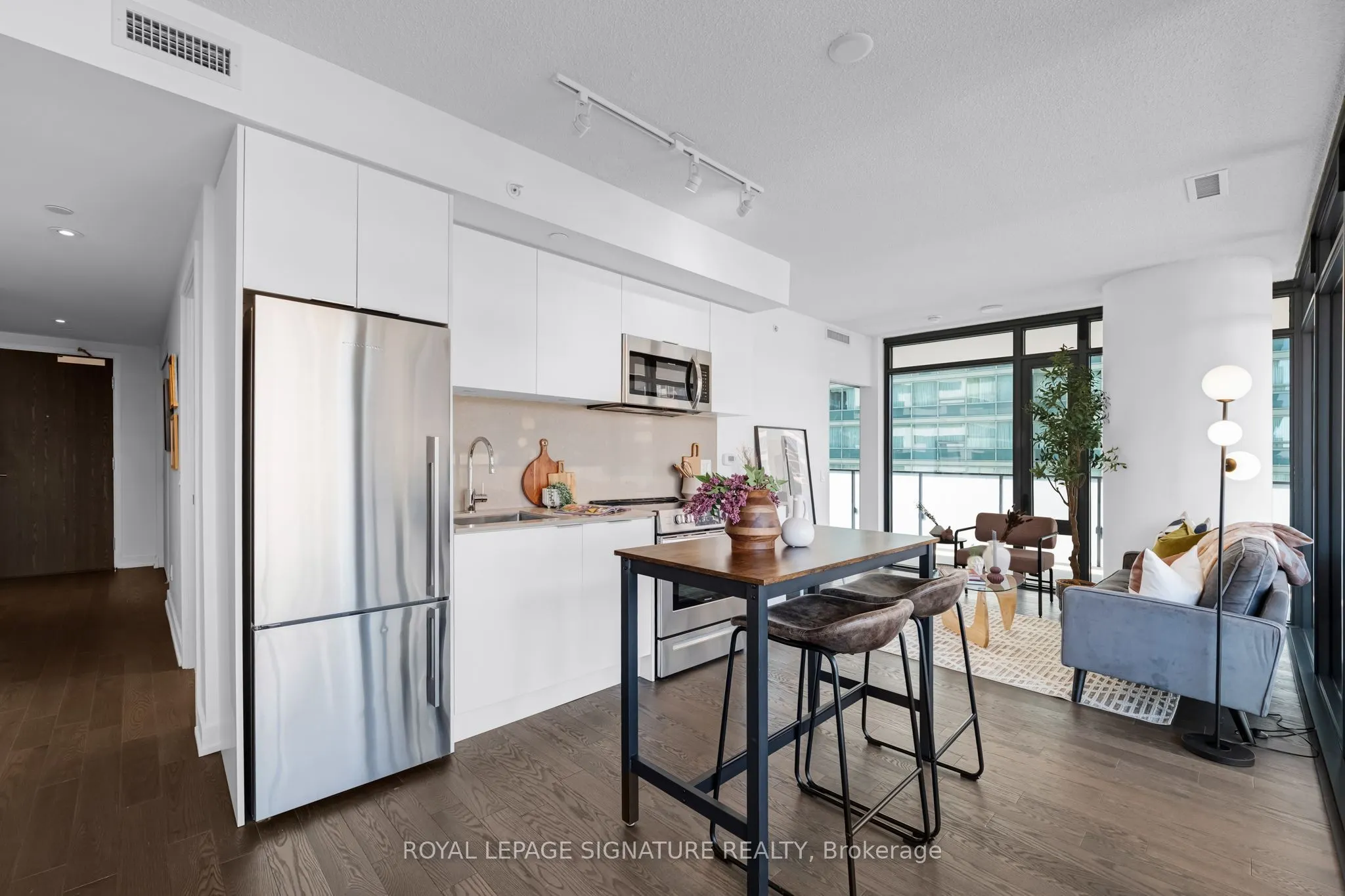 25 Richmond Street E #1212