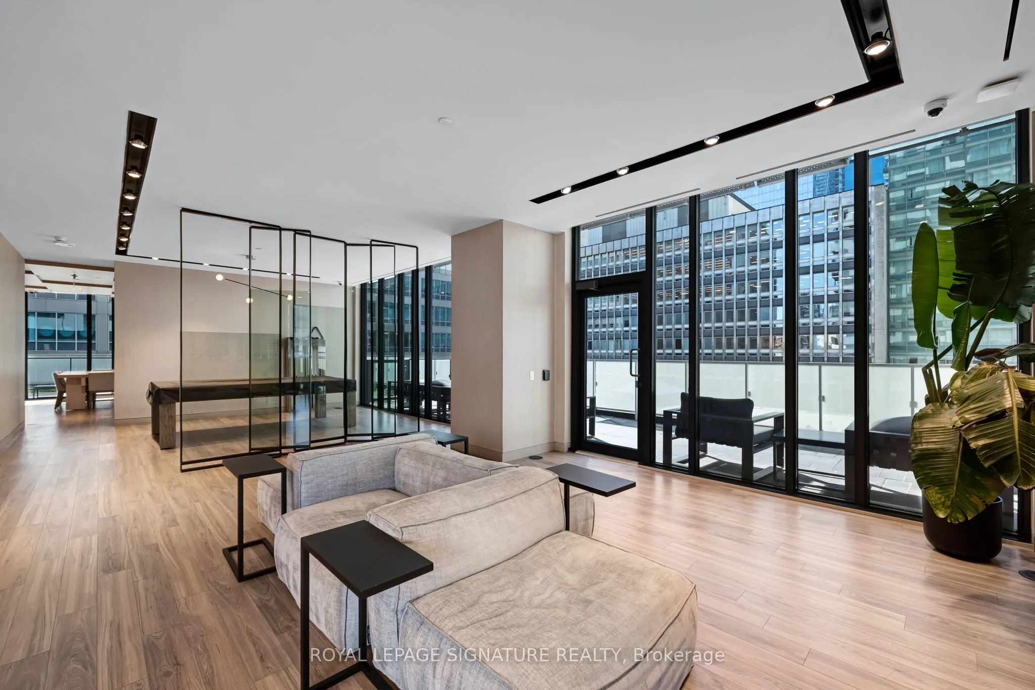25 Richmond Street E #1212