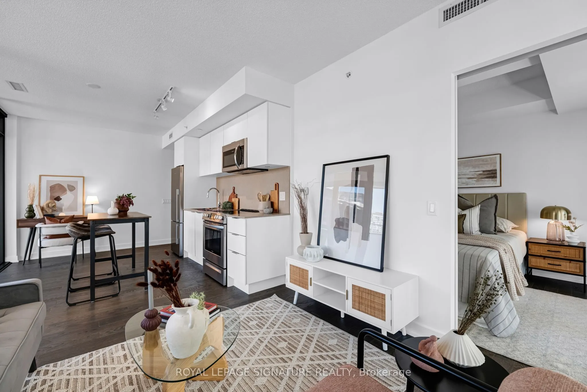 25 Richmond Street E #1212