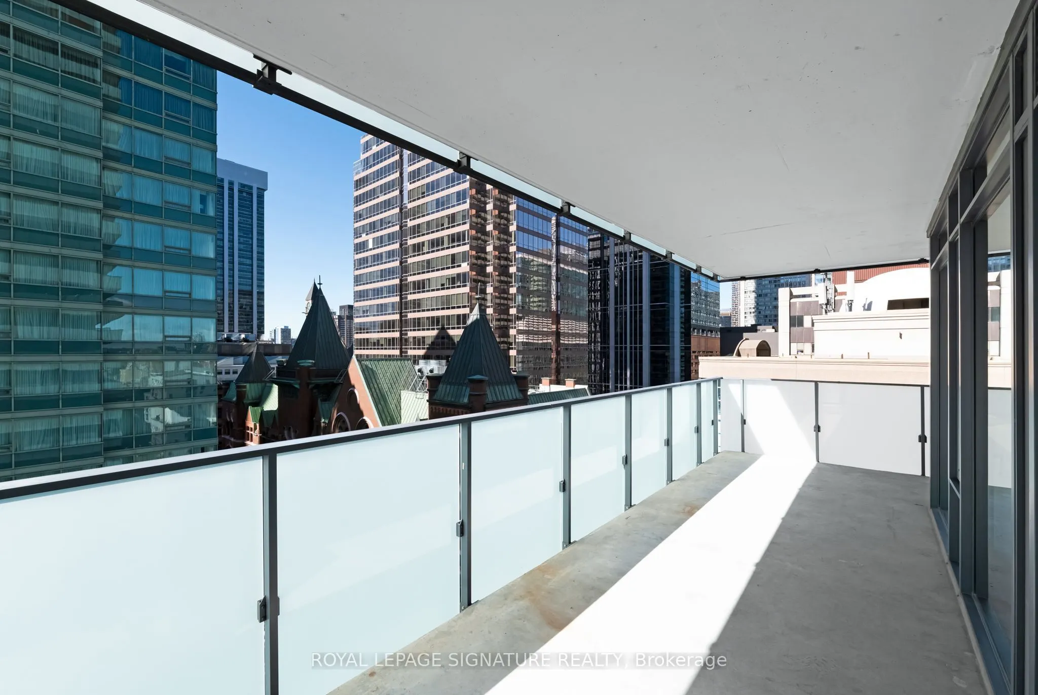 25 Richmond Street E #1212