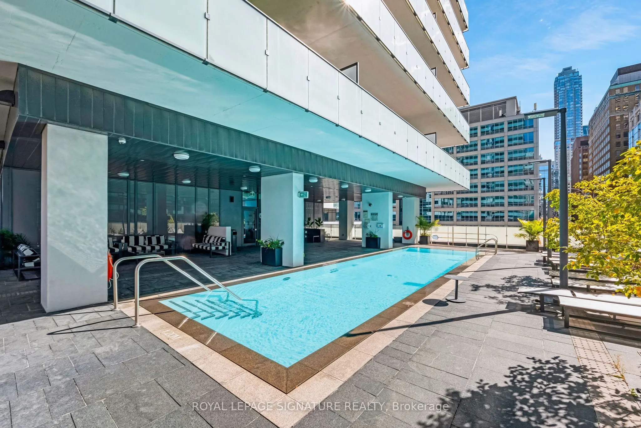 25 Richmond Street E #1212
