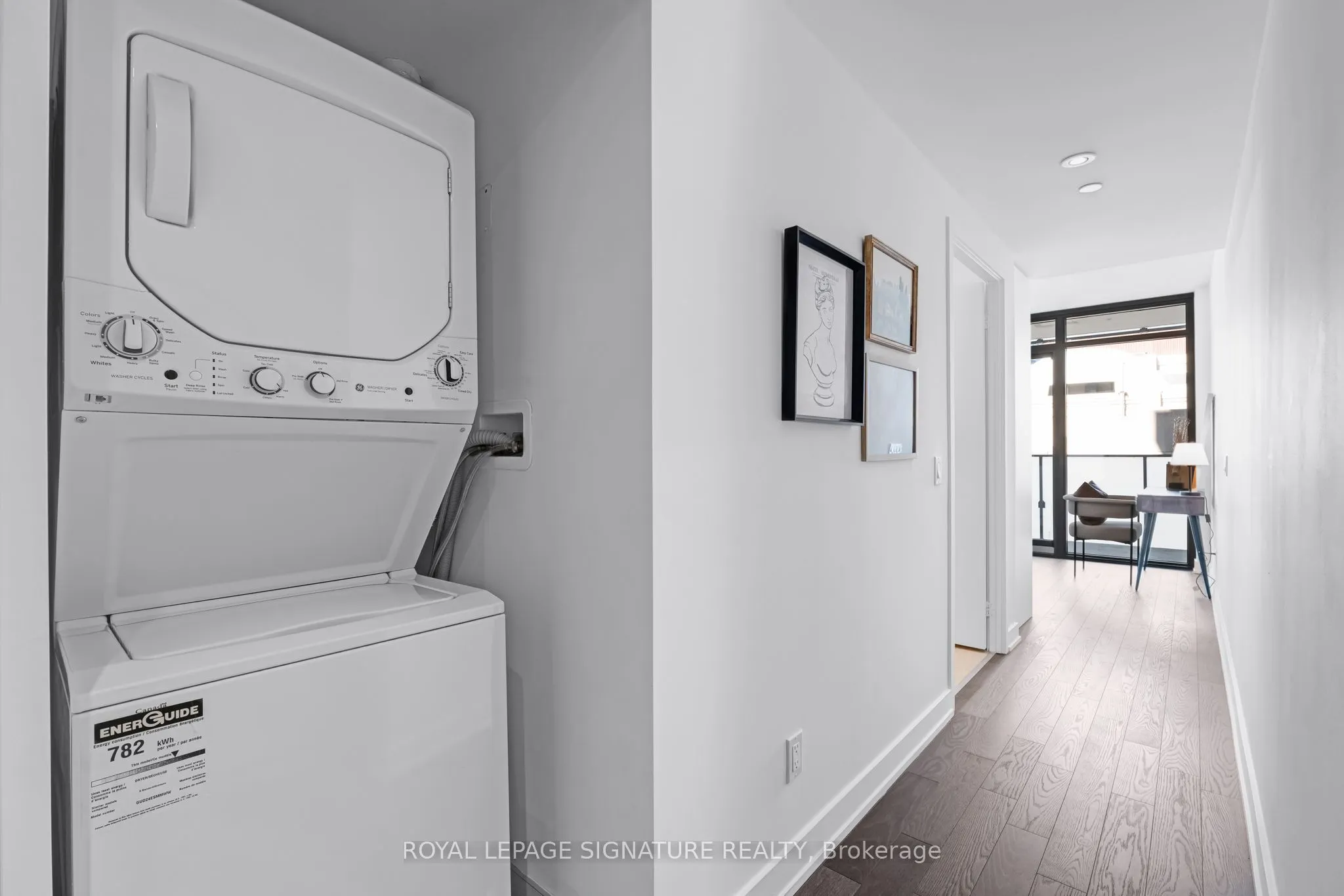 25 Richmond Street E #1212