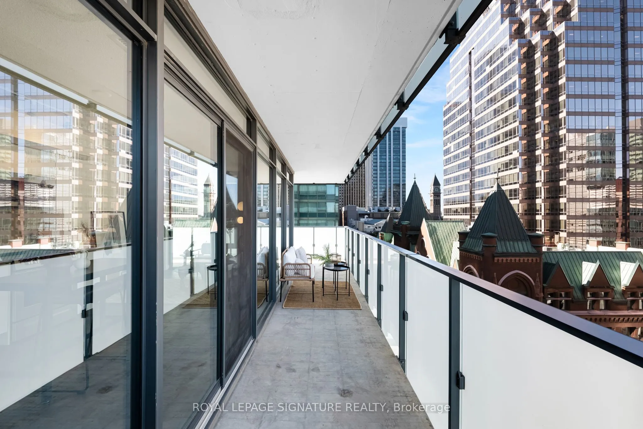 25 Richmond Street E #1212