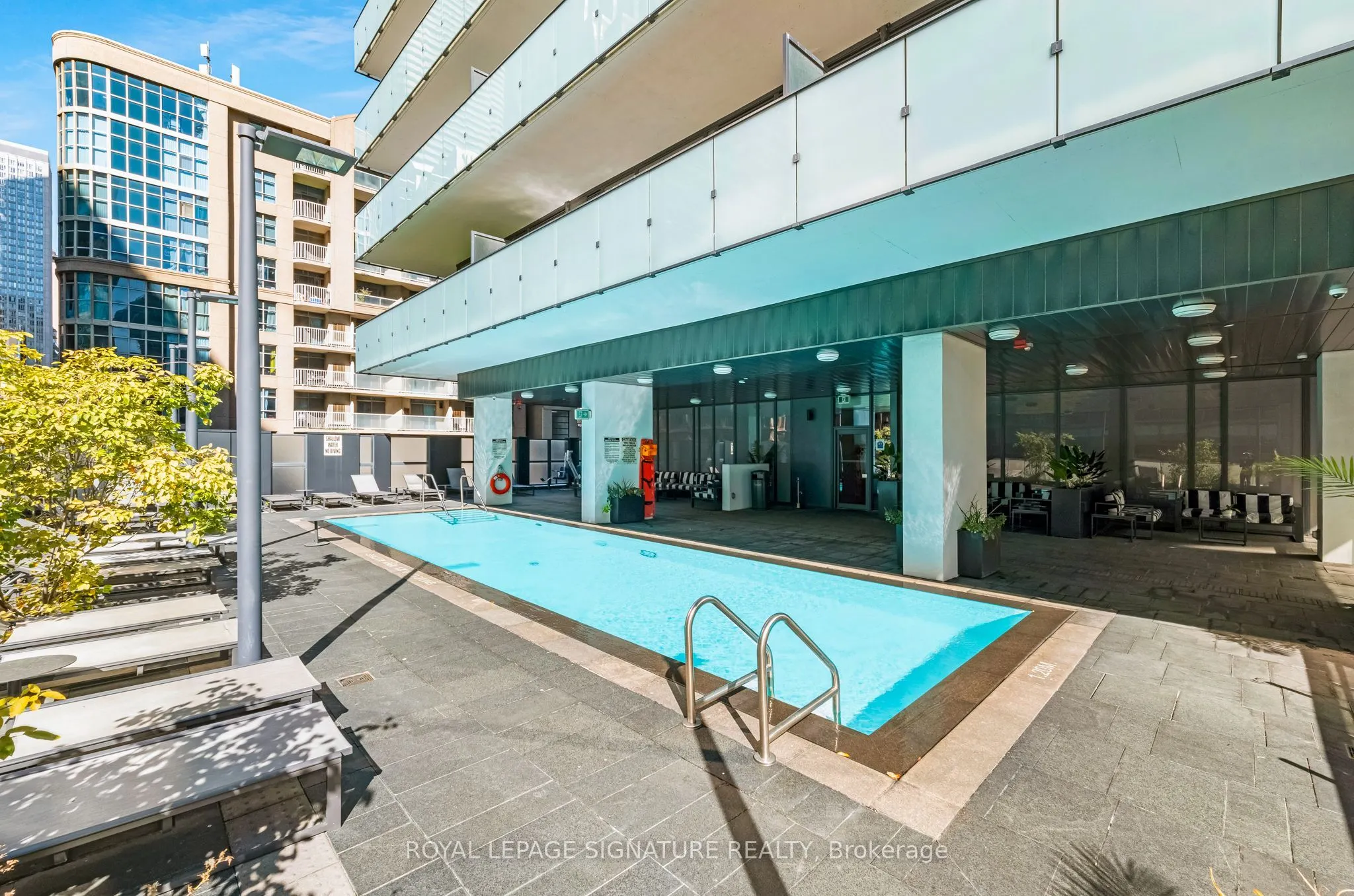 25 Richmond Street E #1212