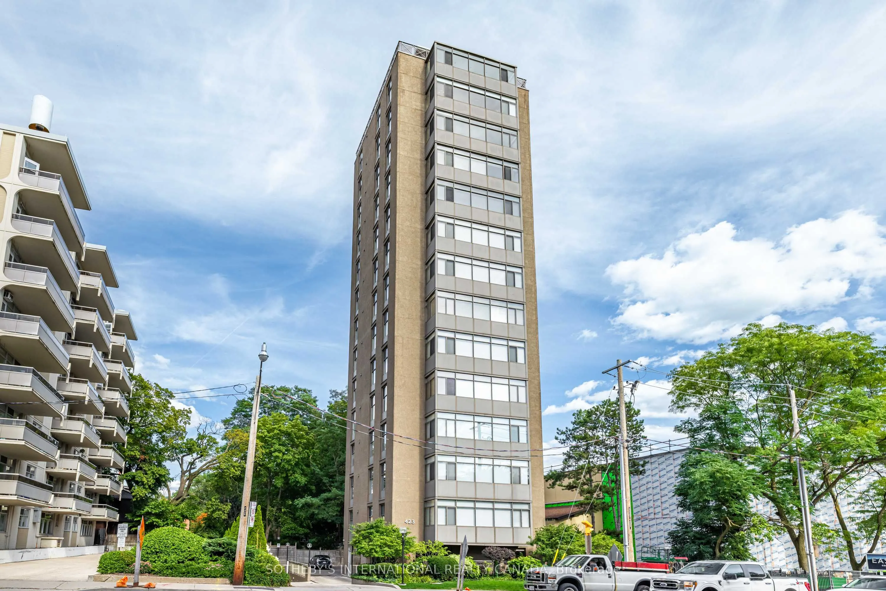 423 Avenue Road #13