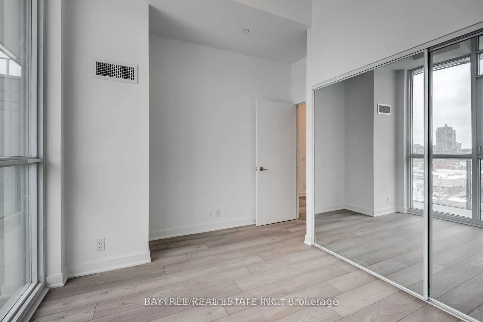 120 Parliament Street #904