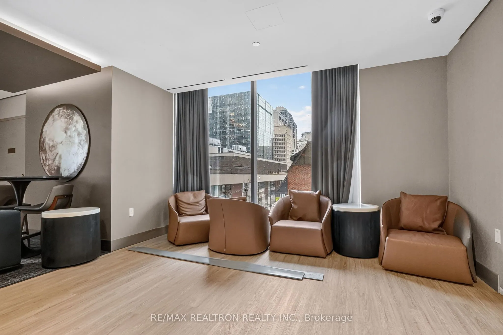 8 Cumberland Street #1205