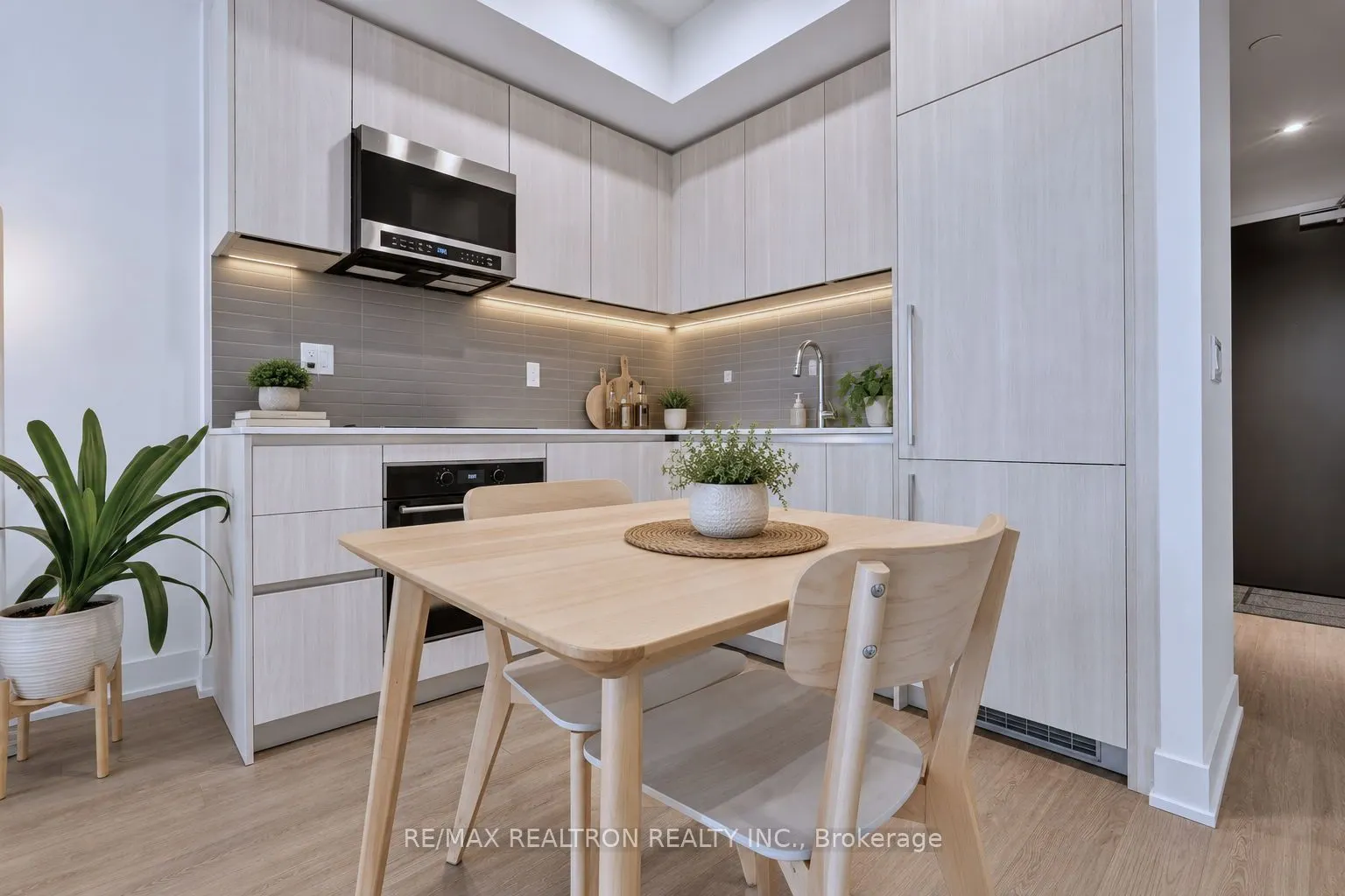 8 Cumberland Street #1205