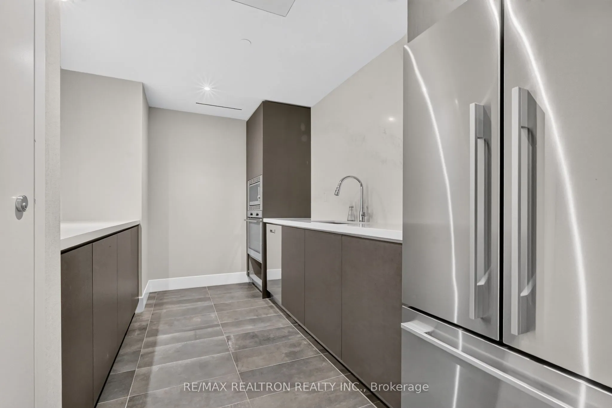 8 Cumberland Street #1205