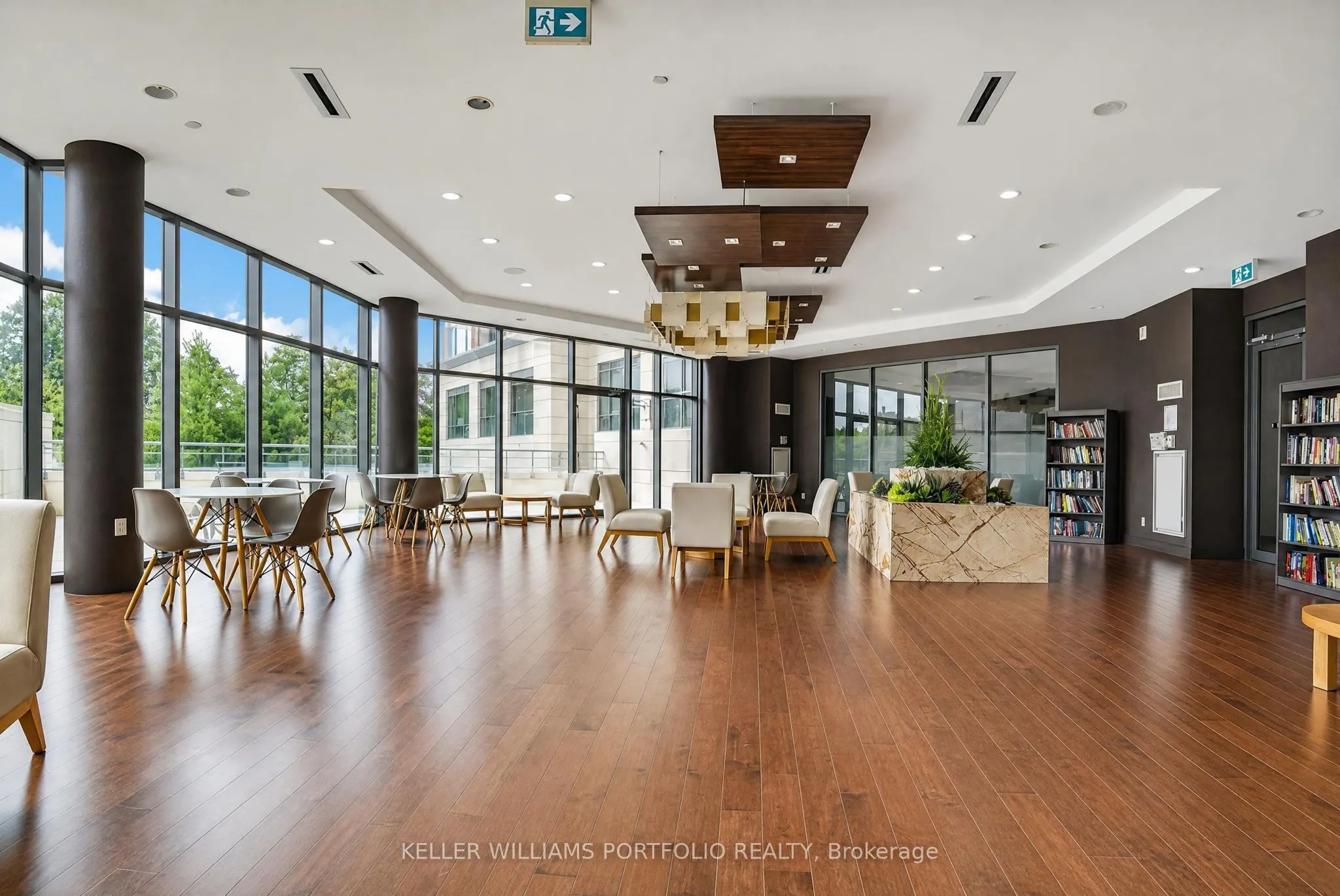 23 Glebe Road W #802