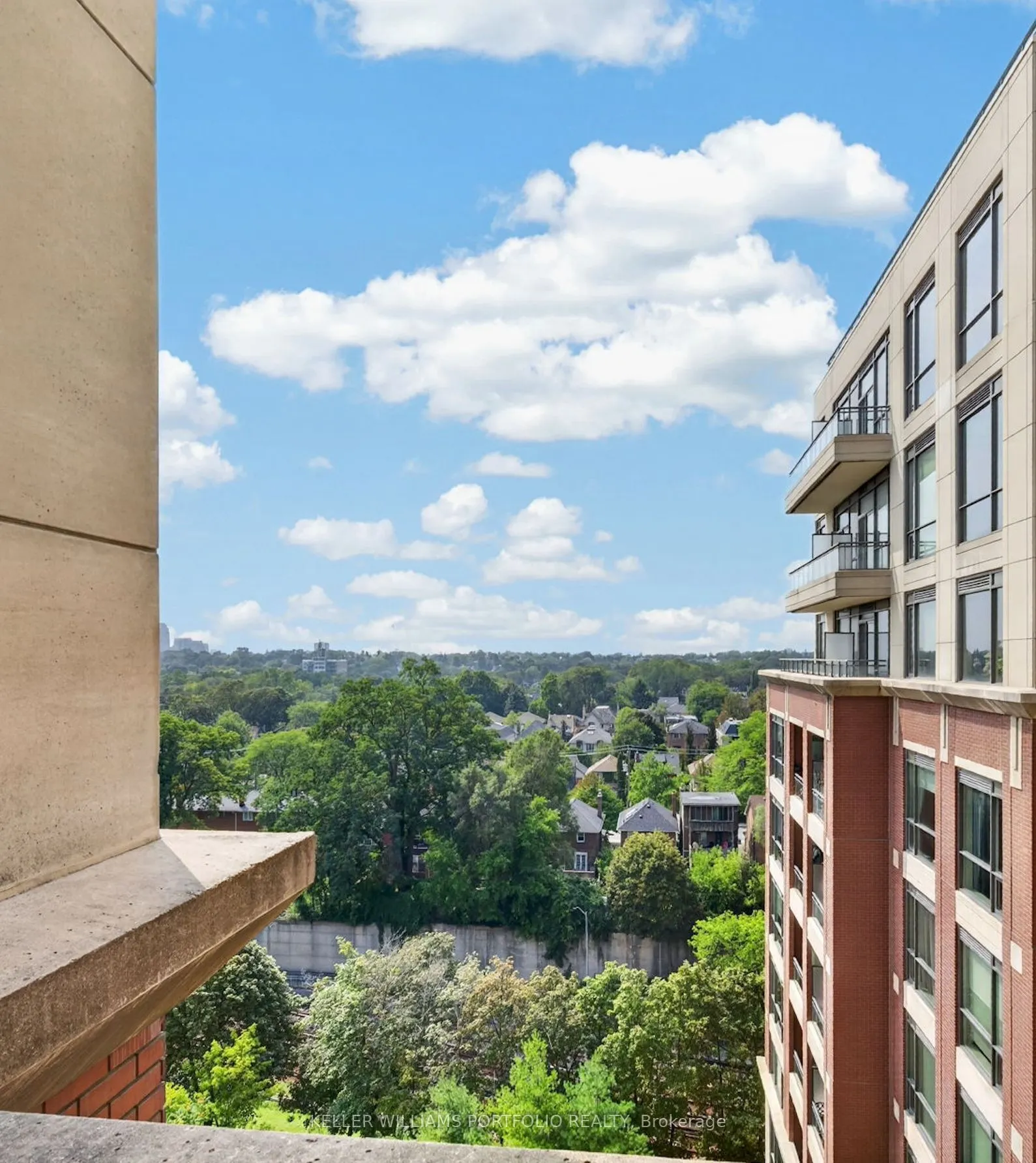 23 Glebe Road W #802