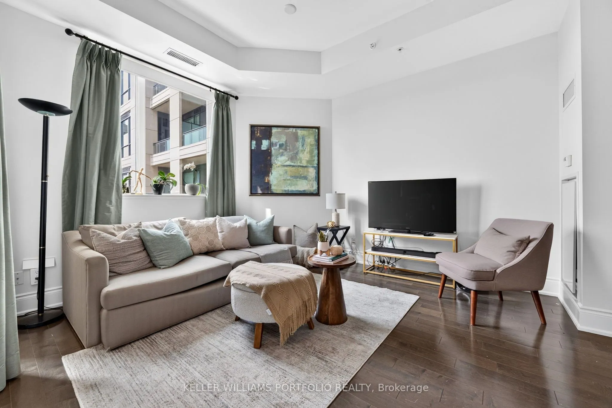 23 Glebe Road W #802