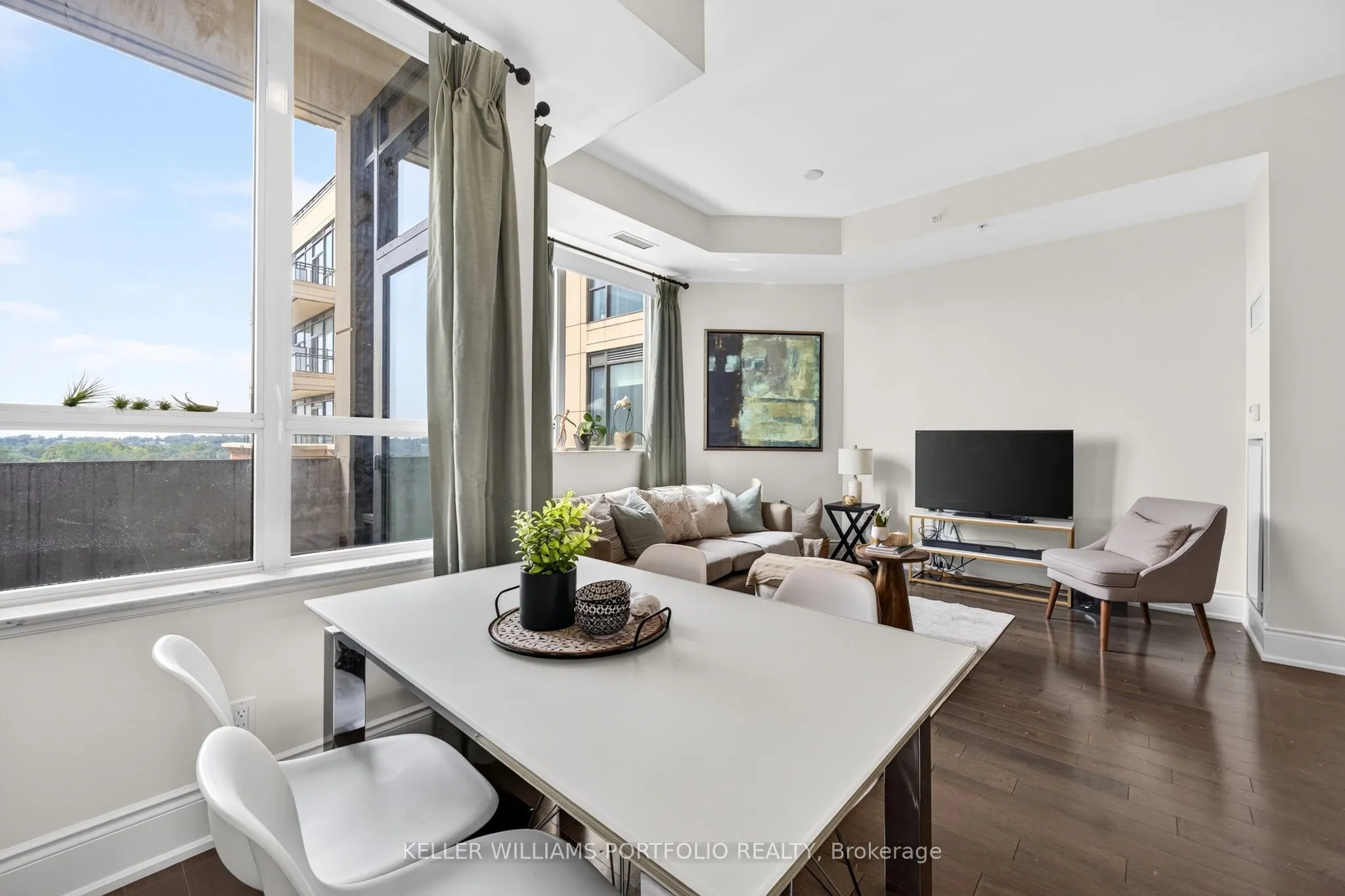23 Glebe Road W #802