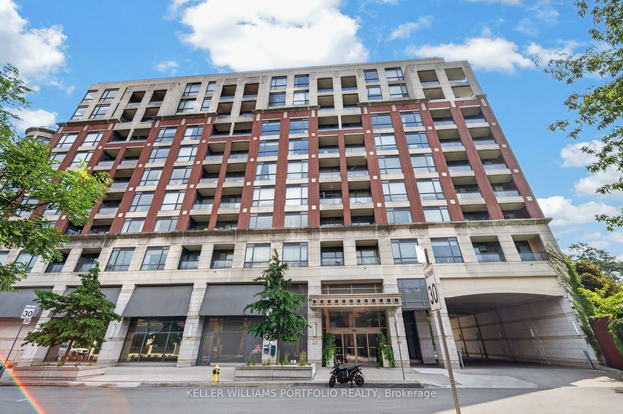 23 Glebe Road W #802