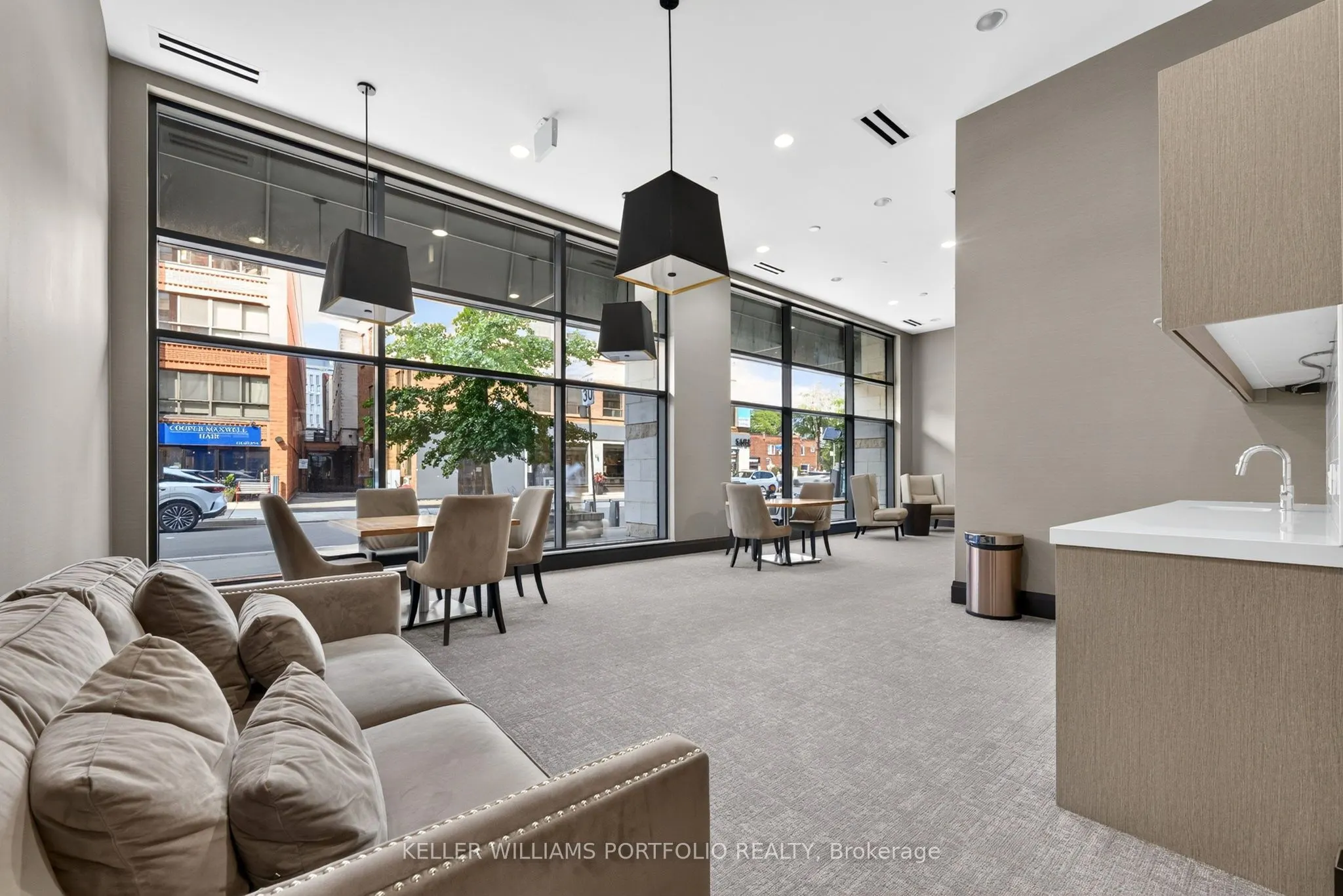 23 Glebe Road W #802