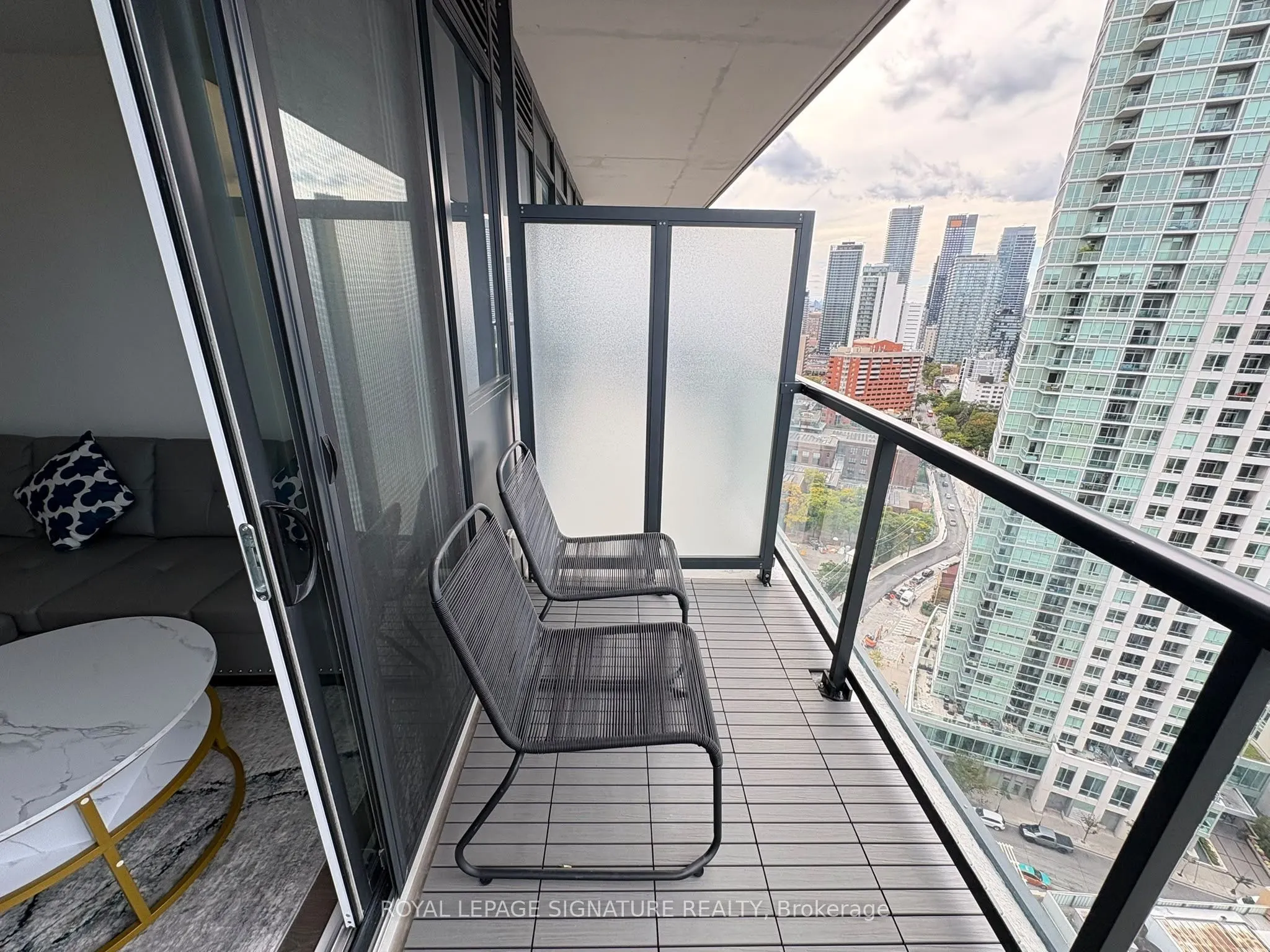 159 Wellesley Street #2210