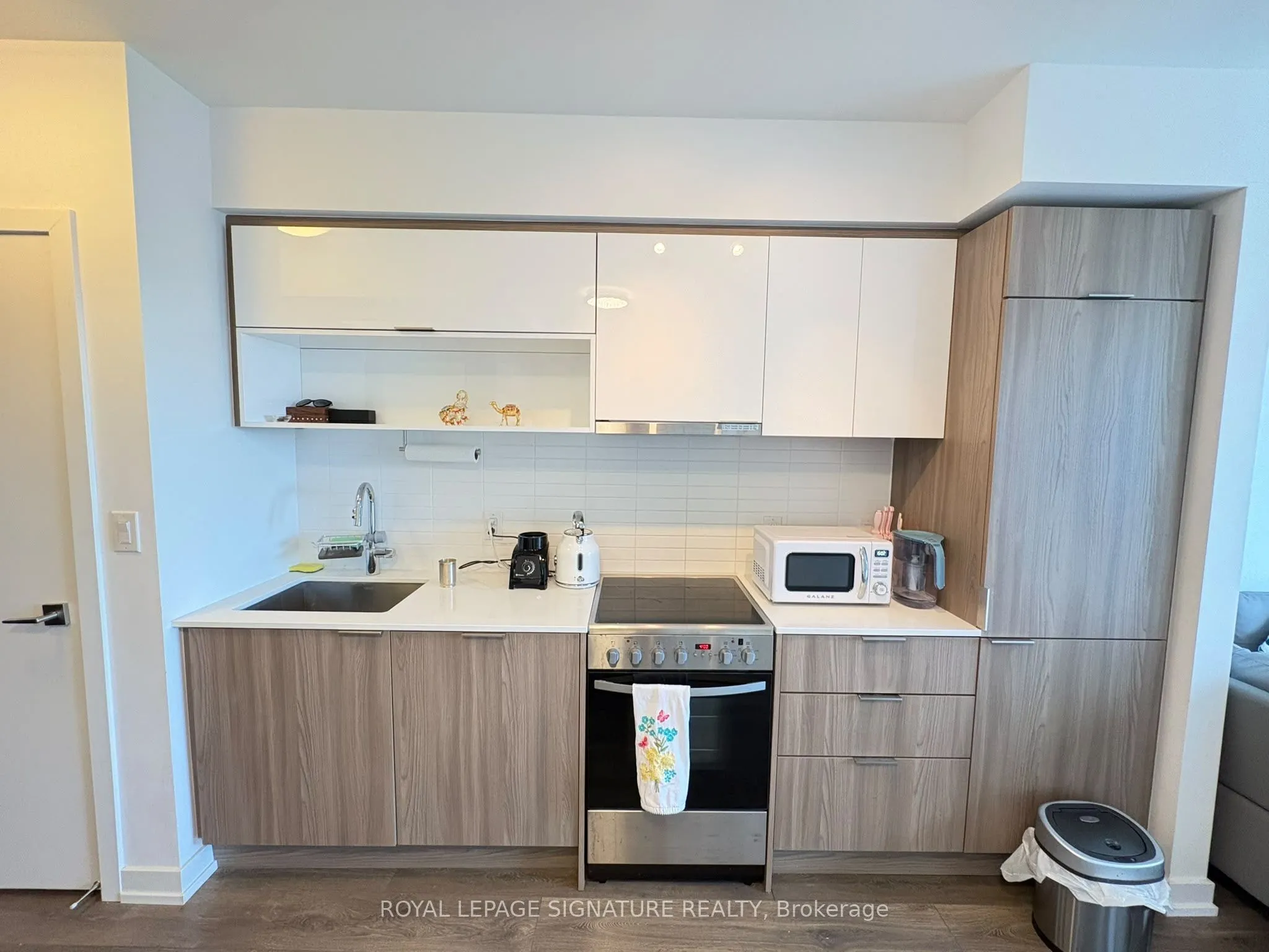 159 Wellesley Street #2210