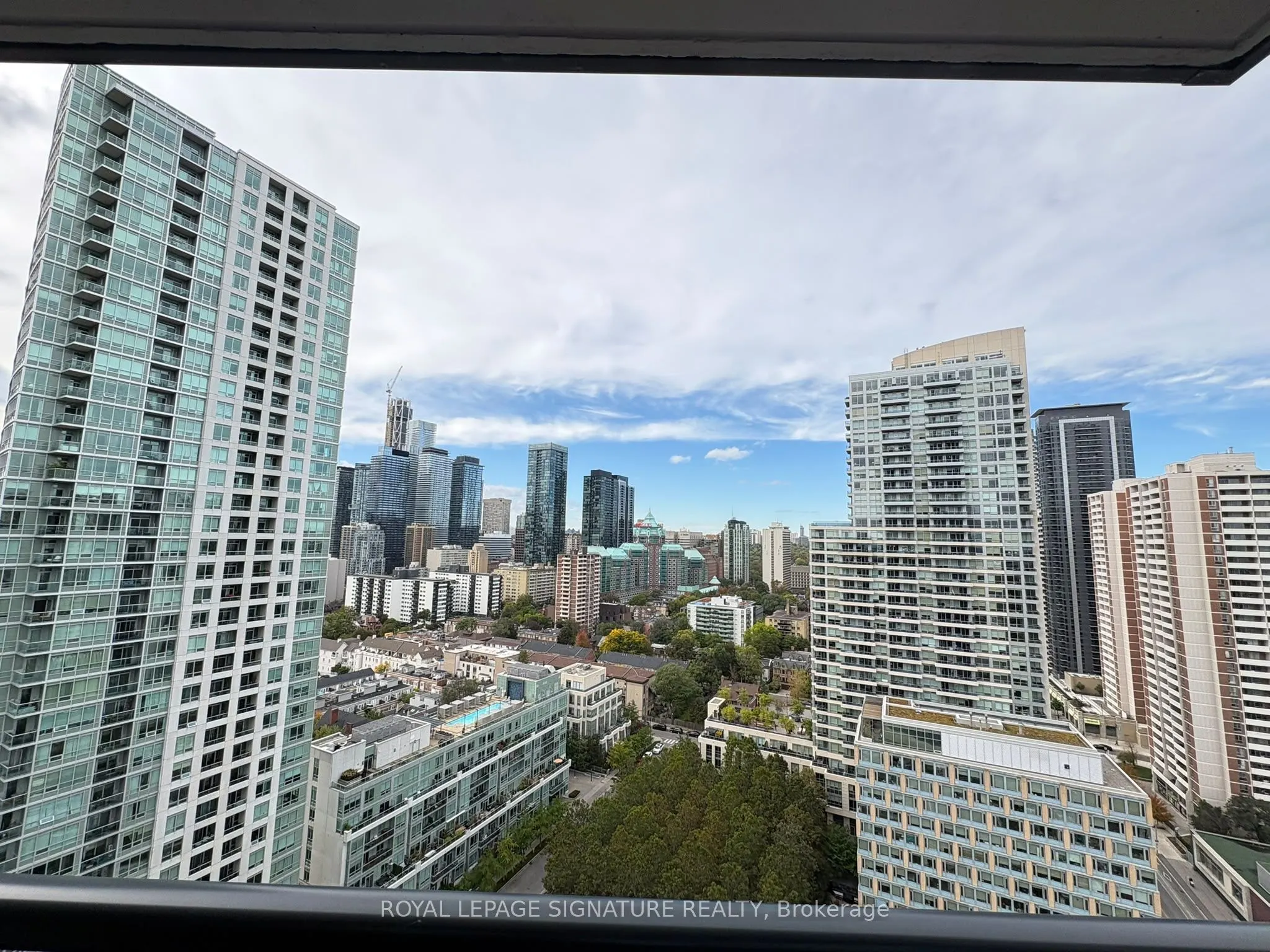 159 Wellesley Street #2210