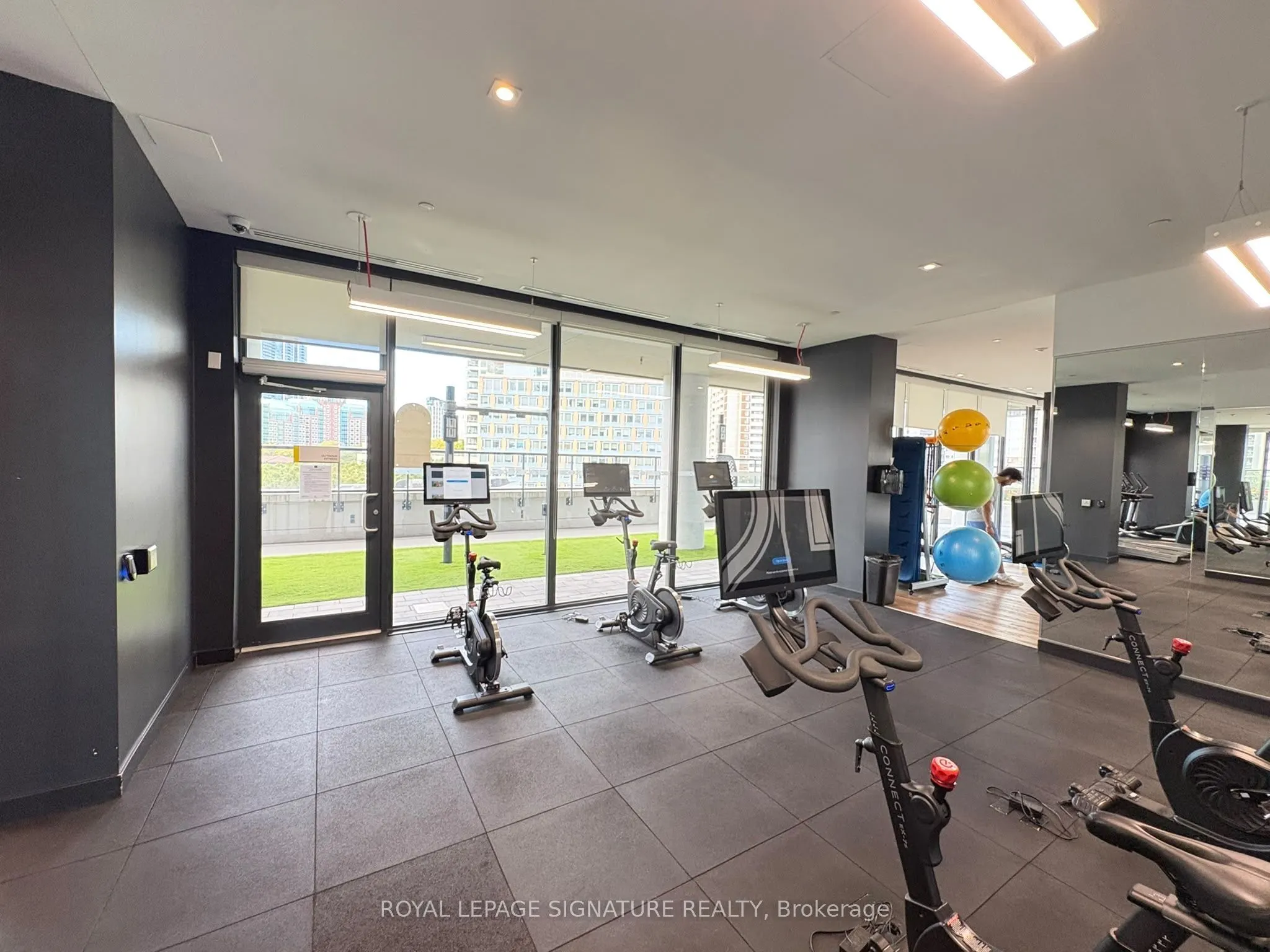 159 Wellesley Street #2210