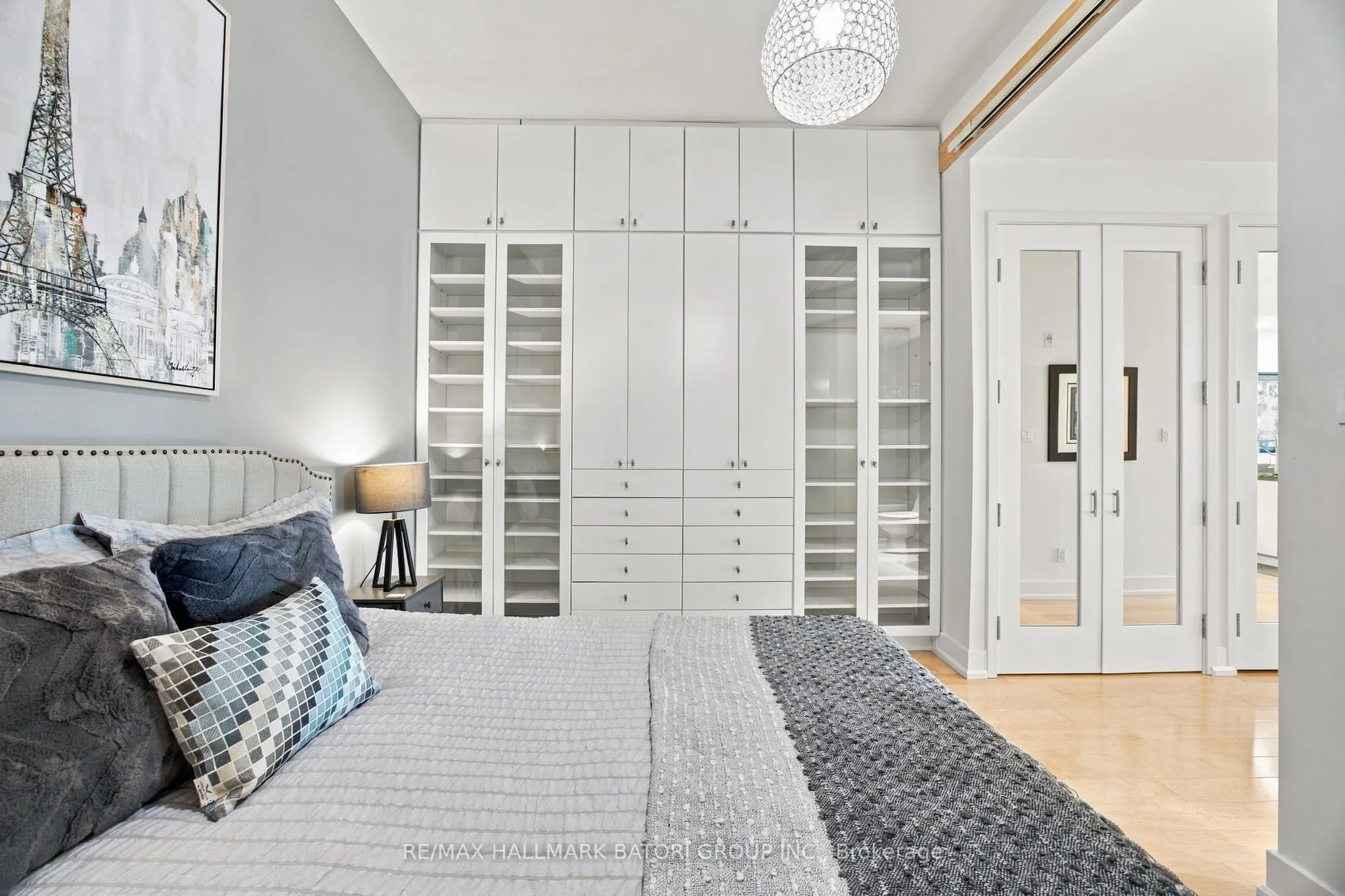 562 Eglinton Avenue E #301