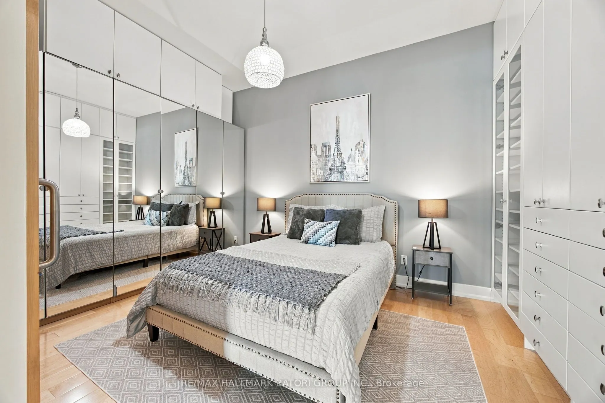 562 Eglinton Avenue E #301