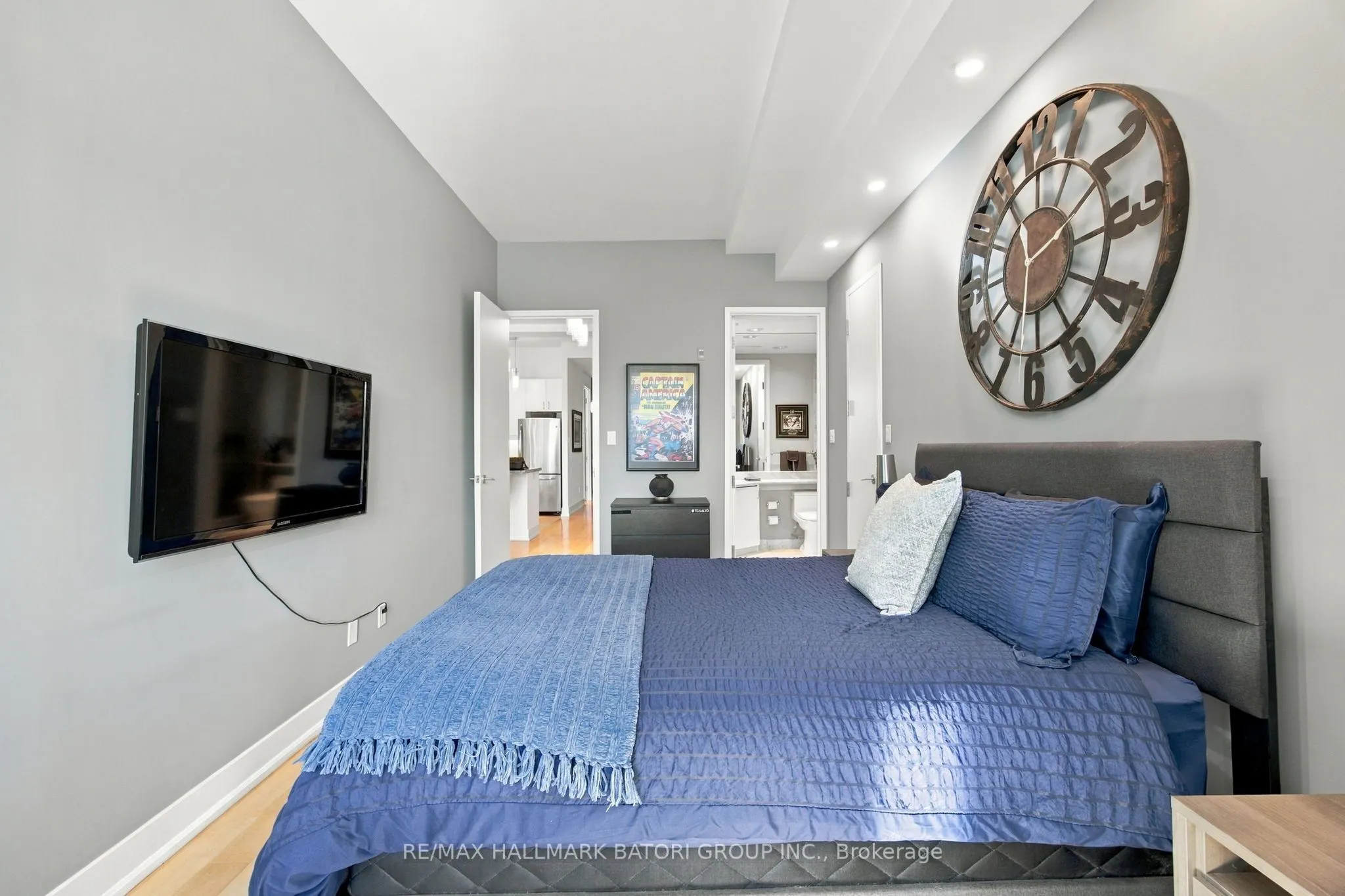 562 Eglinton Avenue E #301