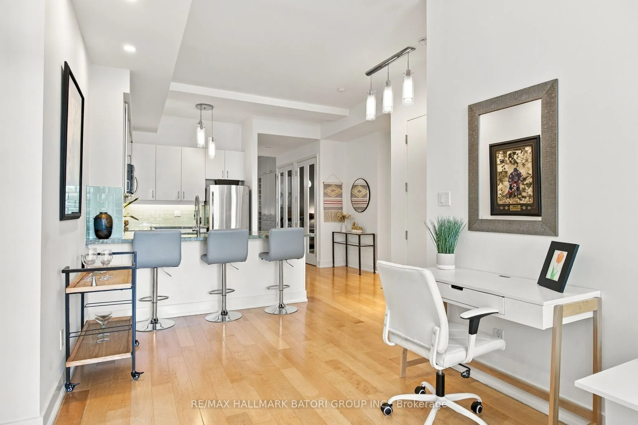 562 Eglinton Avenue E #301