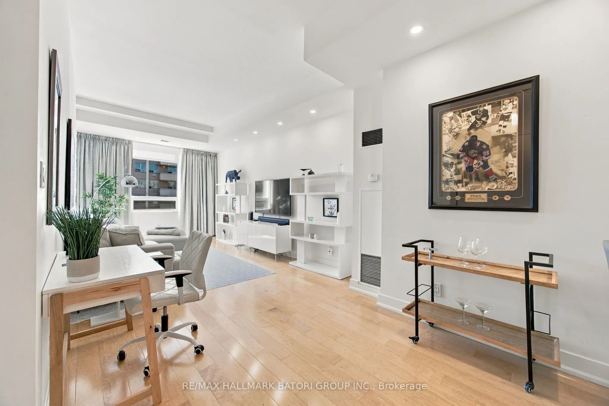 562 Eglinton Avenue E #301