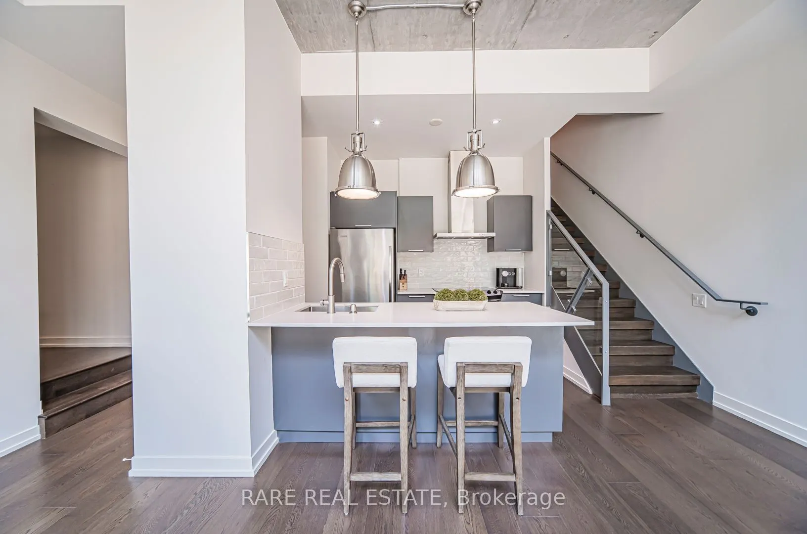 650 King Street W #106