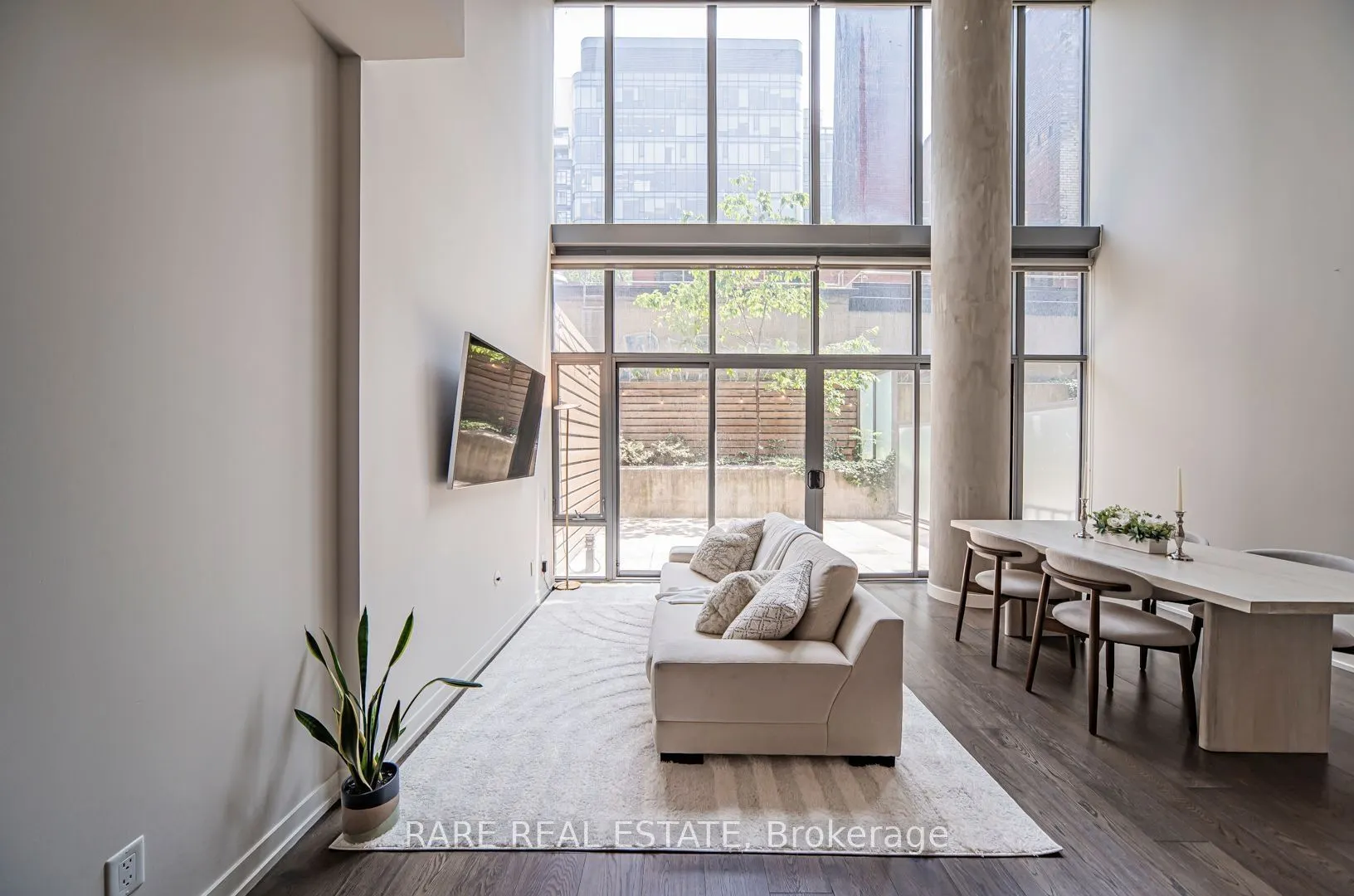 650 King Street W #106